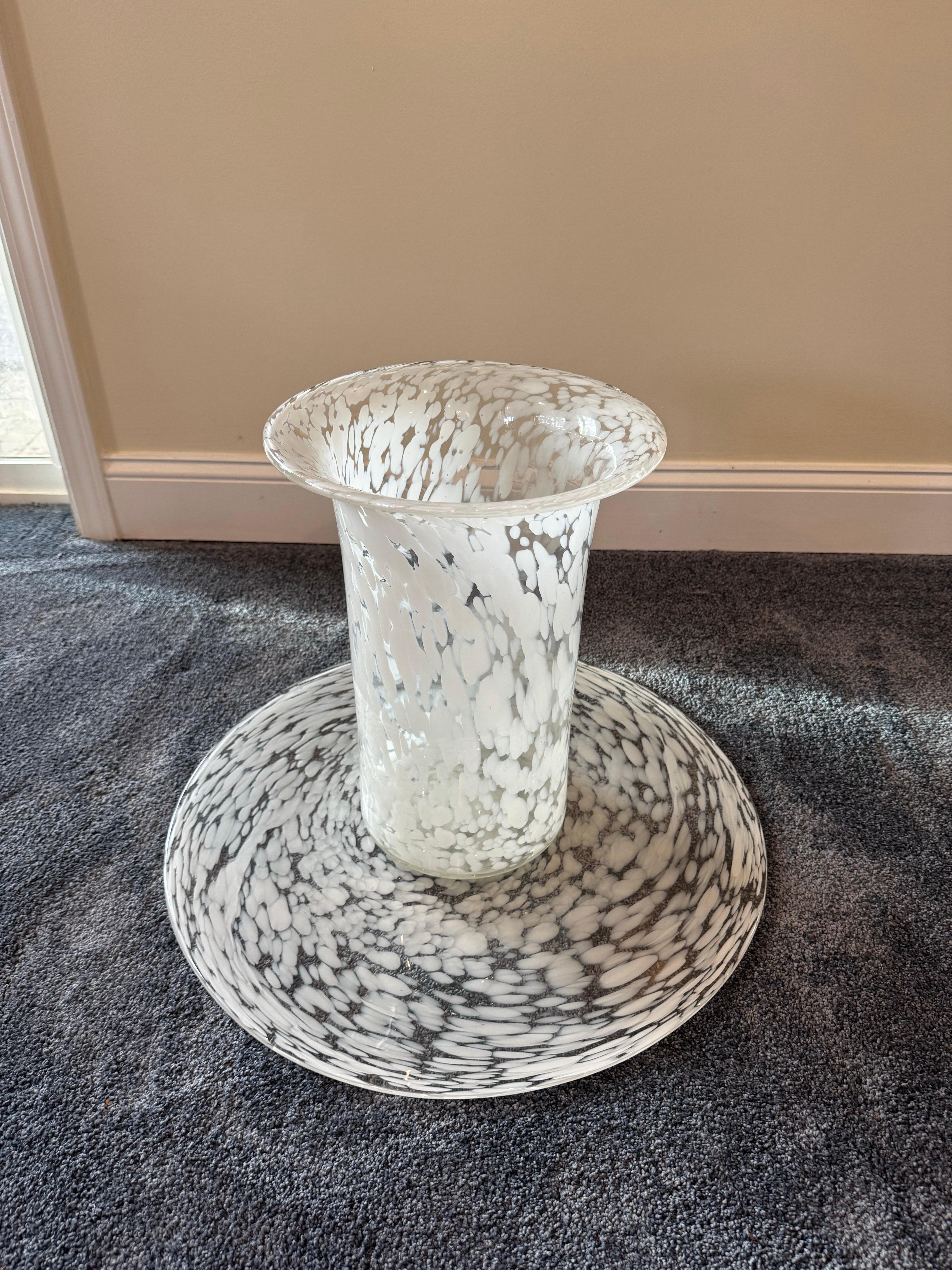 Table d'appoint en verre de Murano des années 1960 en vente 2