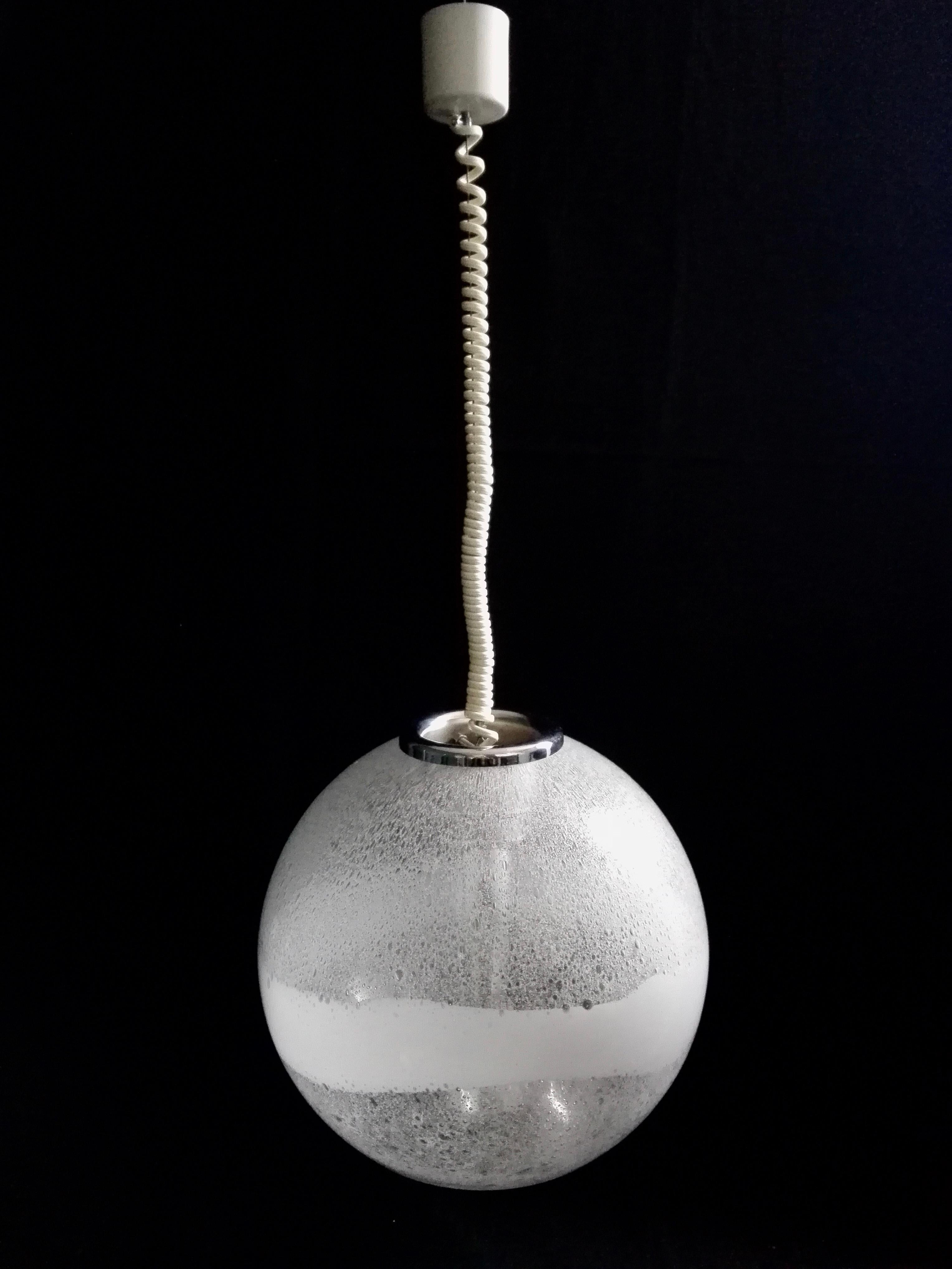 Very rare Space Age hand-blown Murano glass one-light pendant lamp, design Ettore Fantasia and Gino Poli for Sothis Murano, Italy, 1960s. 
There is no trademark on the lamp but the attribution is recognized and validated currently within design