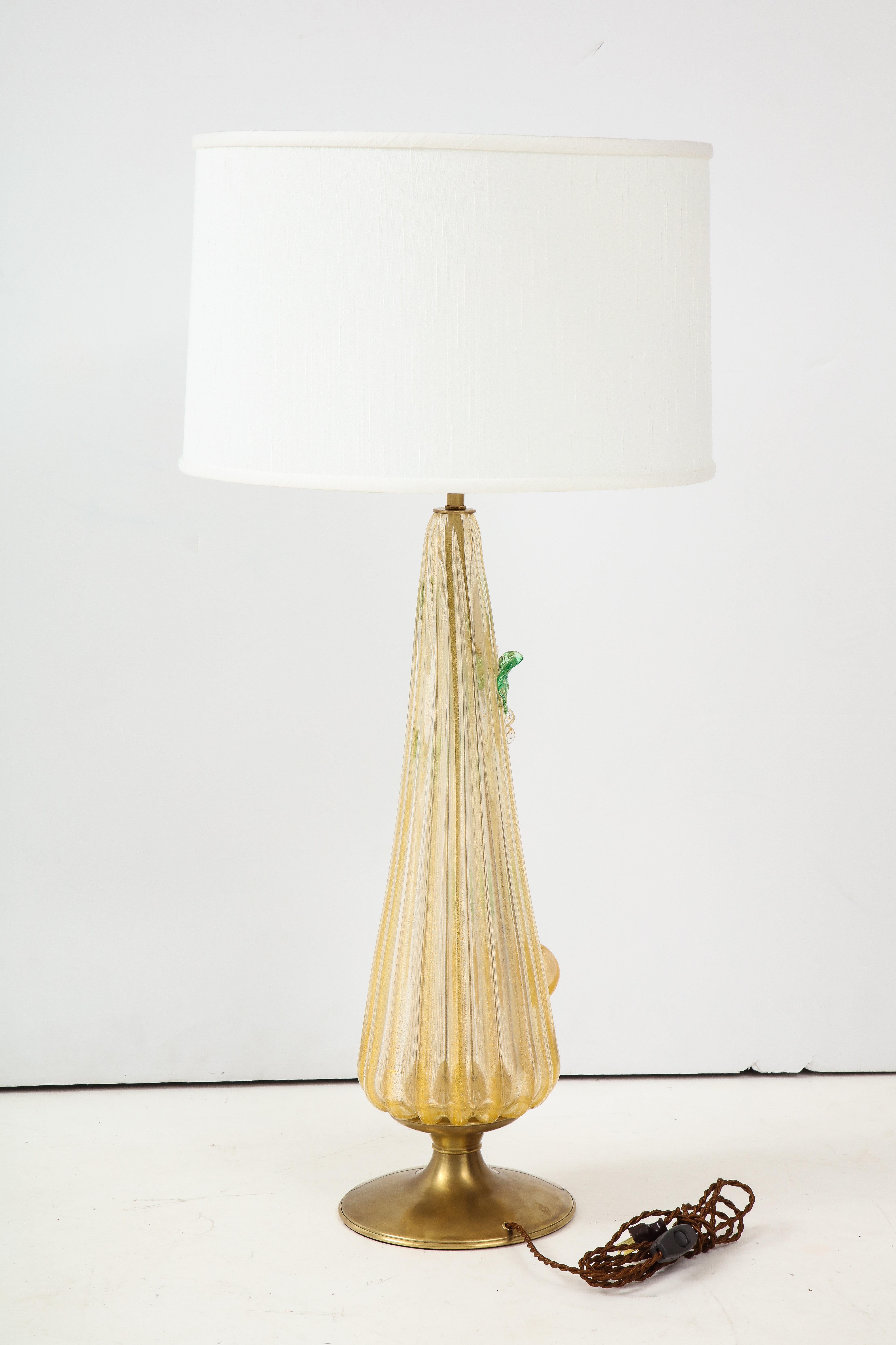 italien lampe de table en verre de Murano des années 1960 en vente