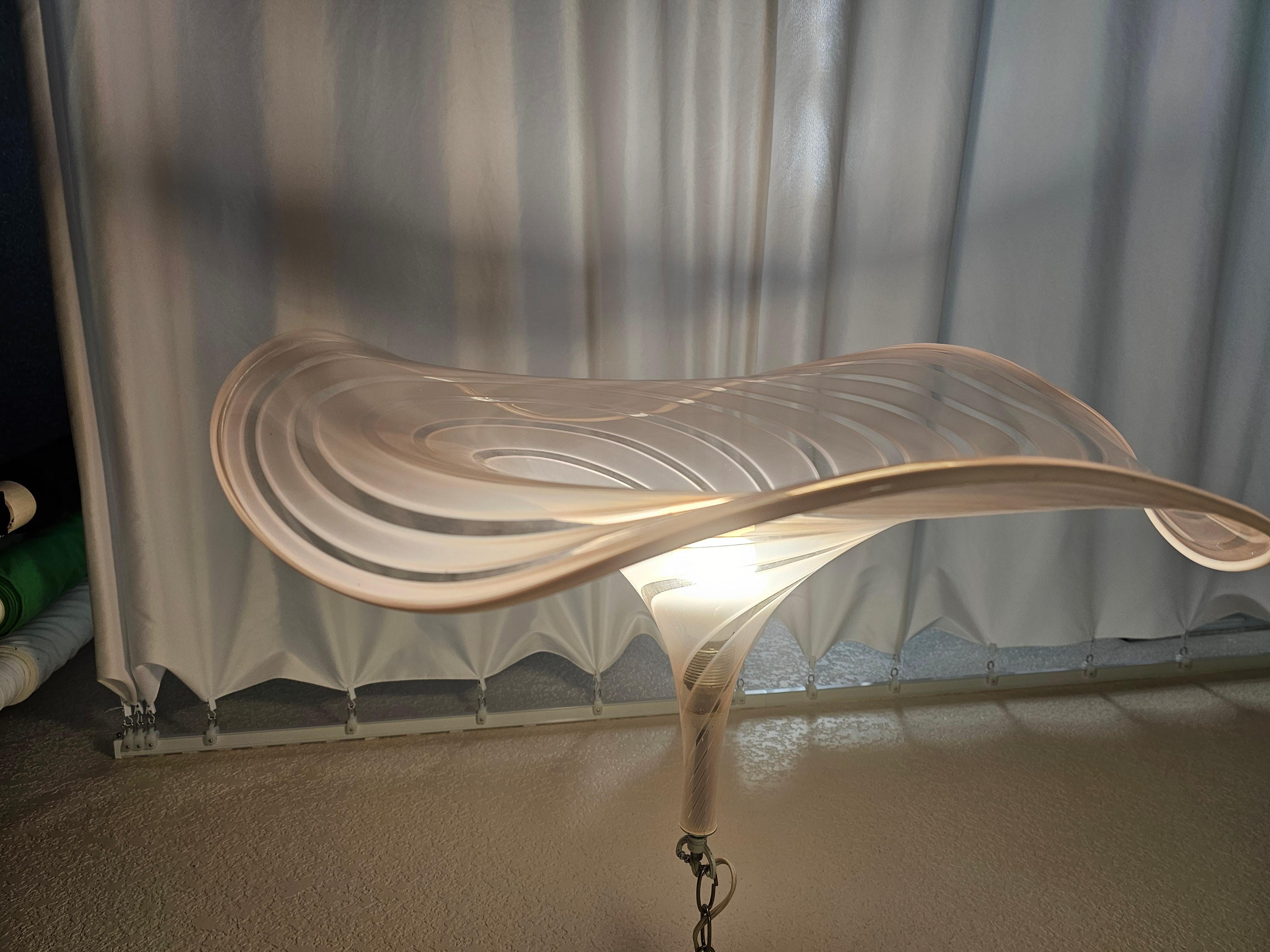 Ciondolo a spirale rosa chiaro di Murano del 1960 da 26 pollici in vendita 8