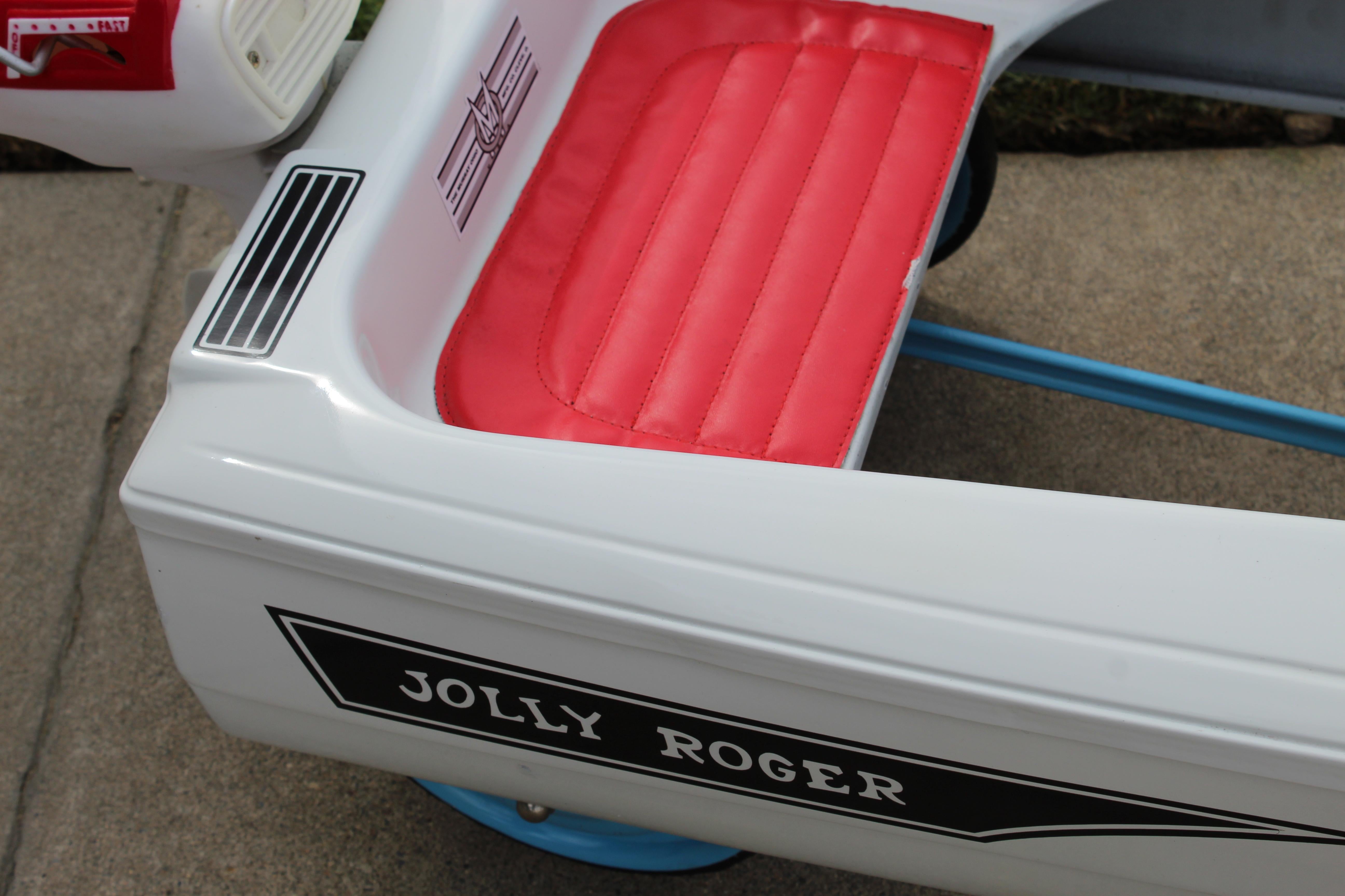1960's Murray Jolly Rogers Pedal Car / Boat with Original Motor For Sale 6