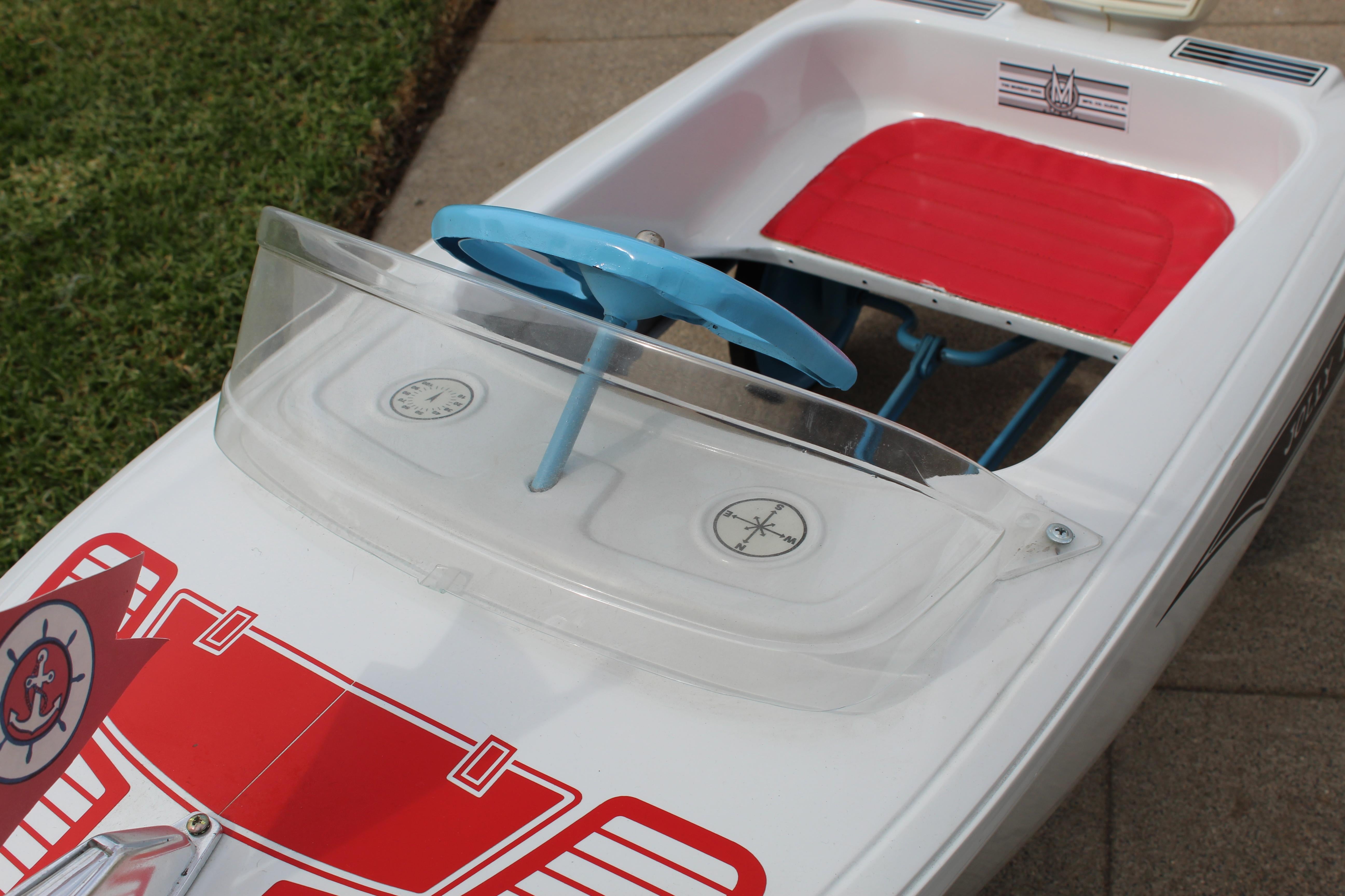Metal 1960's Murray Jolly Rogers Pedal Car / Boat with Original Motor For Sale