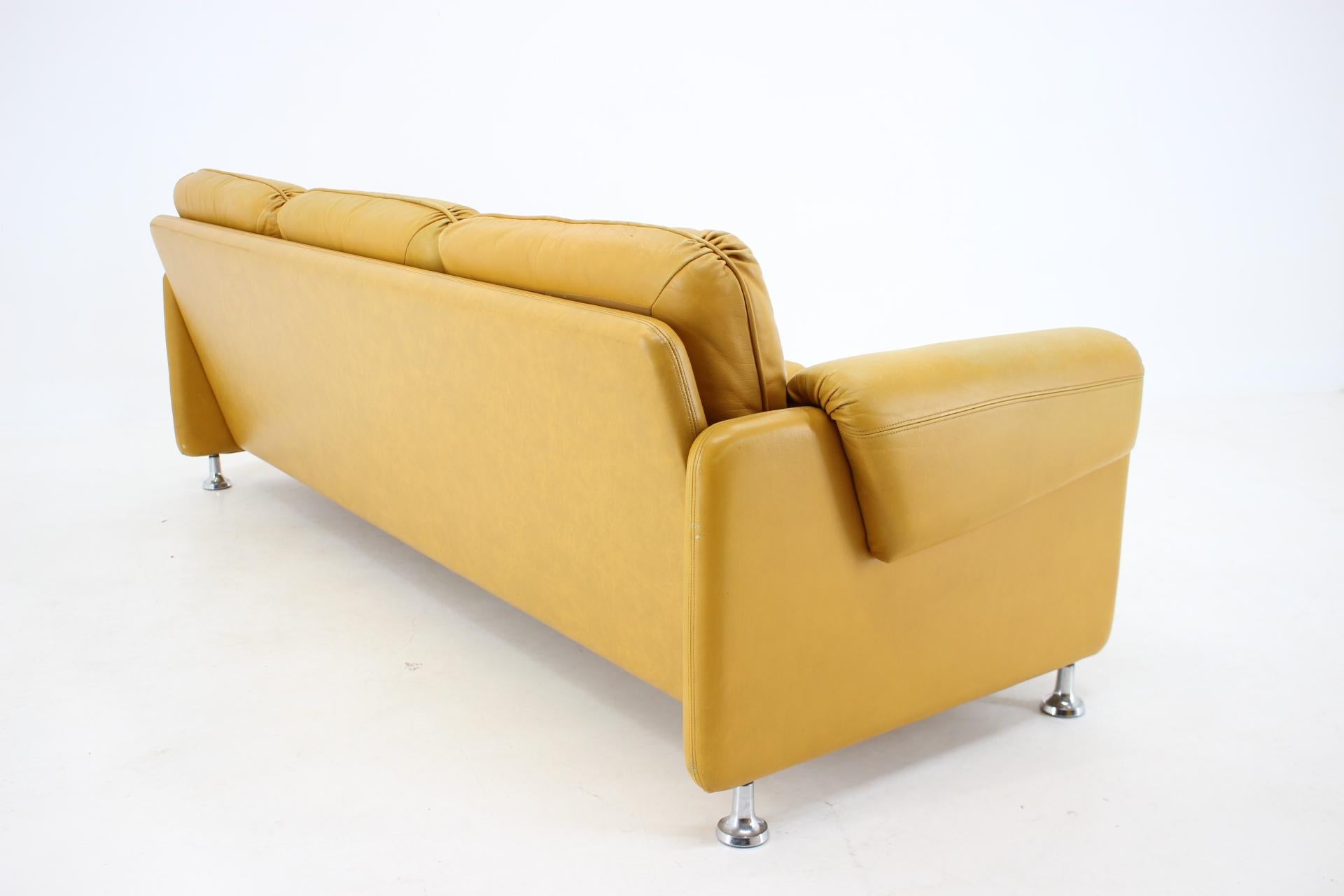 1960s Myrskylä Oy Leather Three Seater Sofa, Finland In Good Condition In Praha, CZ