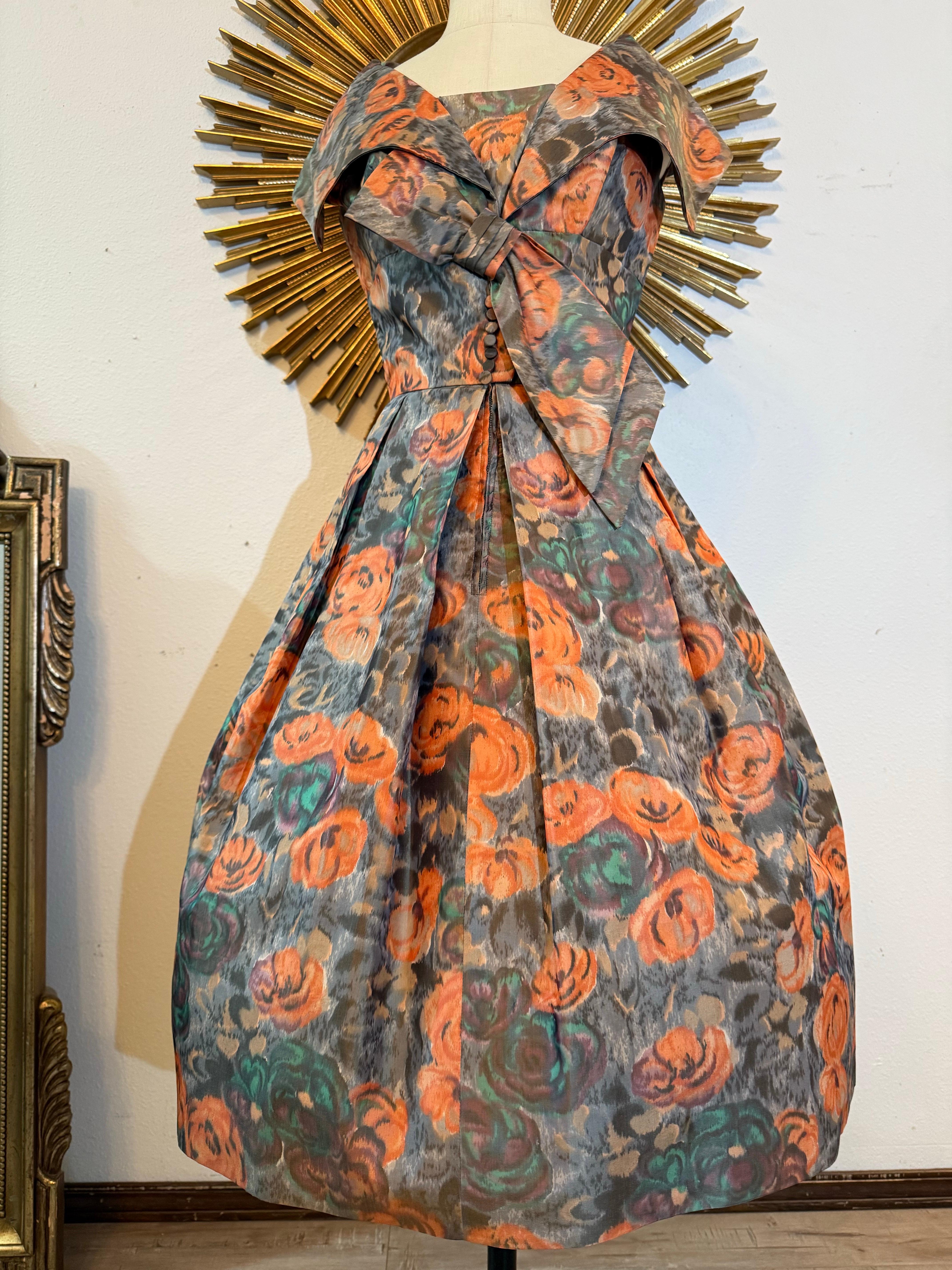 1960s Nathan Strong Silk Taffeta Moire Floral Cocktail Dress w Picture Collar Excellent état - En vente à Gresham, OR