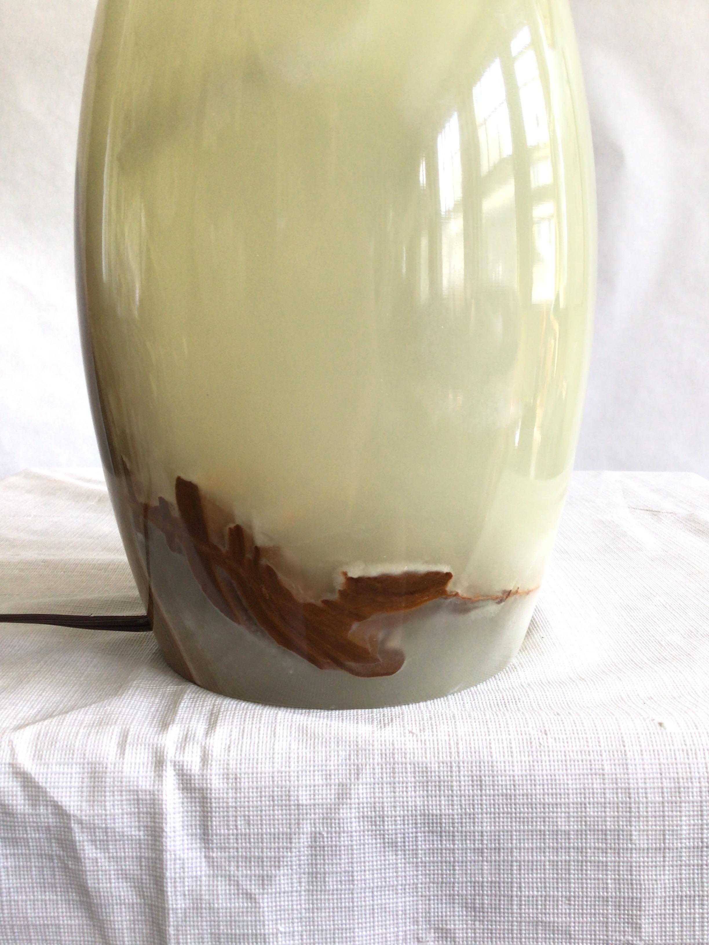 Mid-20th Century 1960s Natural Onyx Stone Tabletop Lamp For Sale