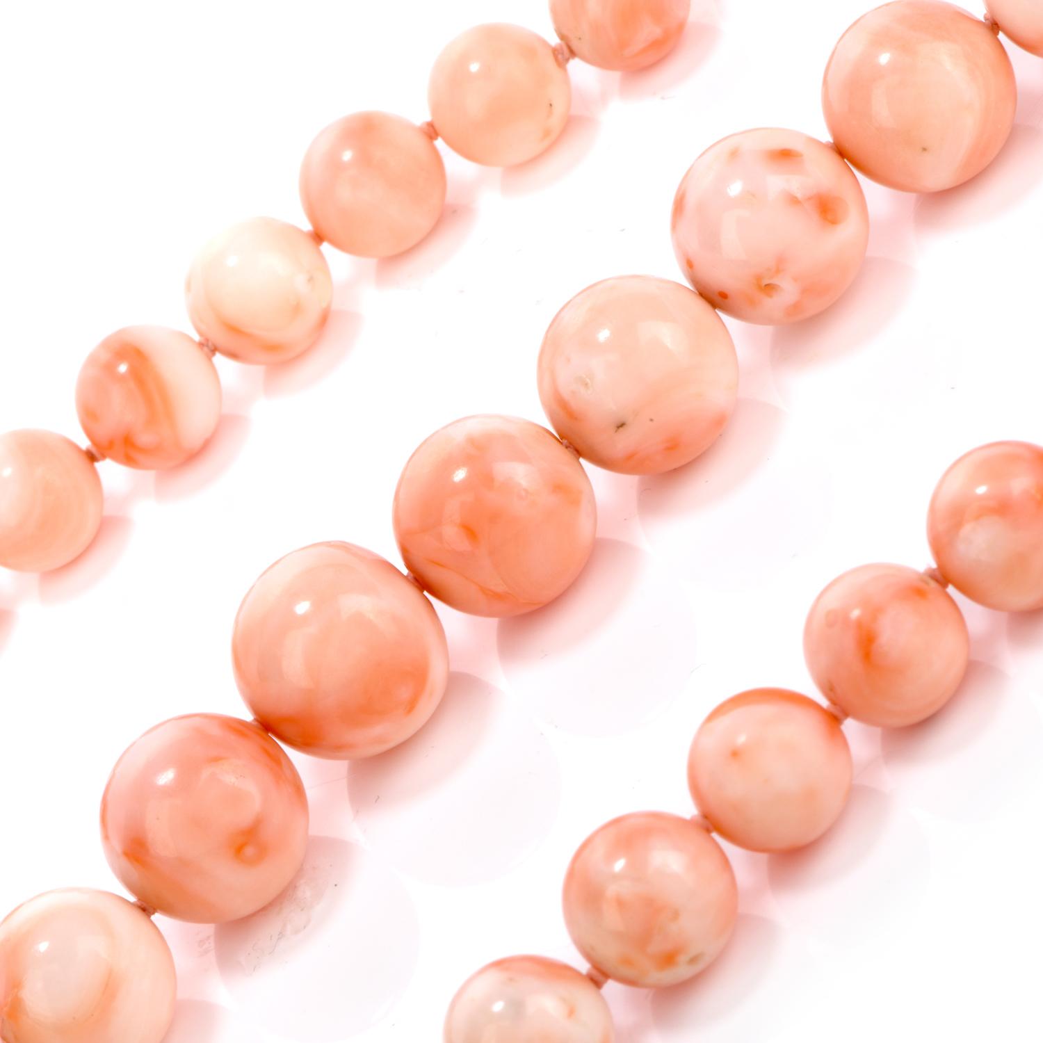 1960er Jahre Natürliche rosa Koralle abgestufte Perlenkette im Zustand „Hervorragend“ im Angebot in Miami, FL