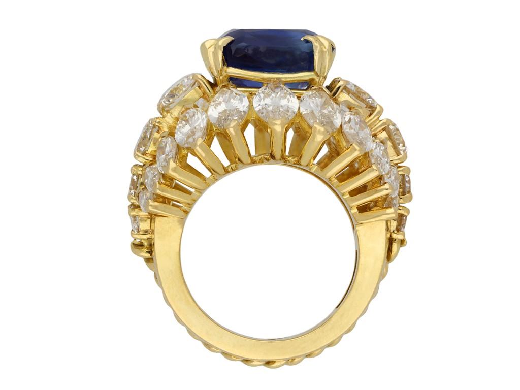 Cushion Cut 1960s Natural unenhanced Burmese sapphire diamond gold ring For Sale