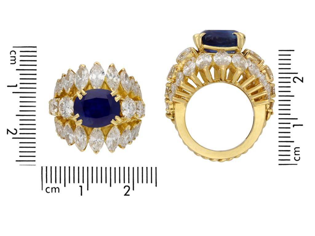 1960s Natural unenhanced Burmese sapphire diamond gold ring In Good Condition For Sale In London, GB