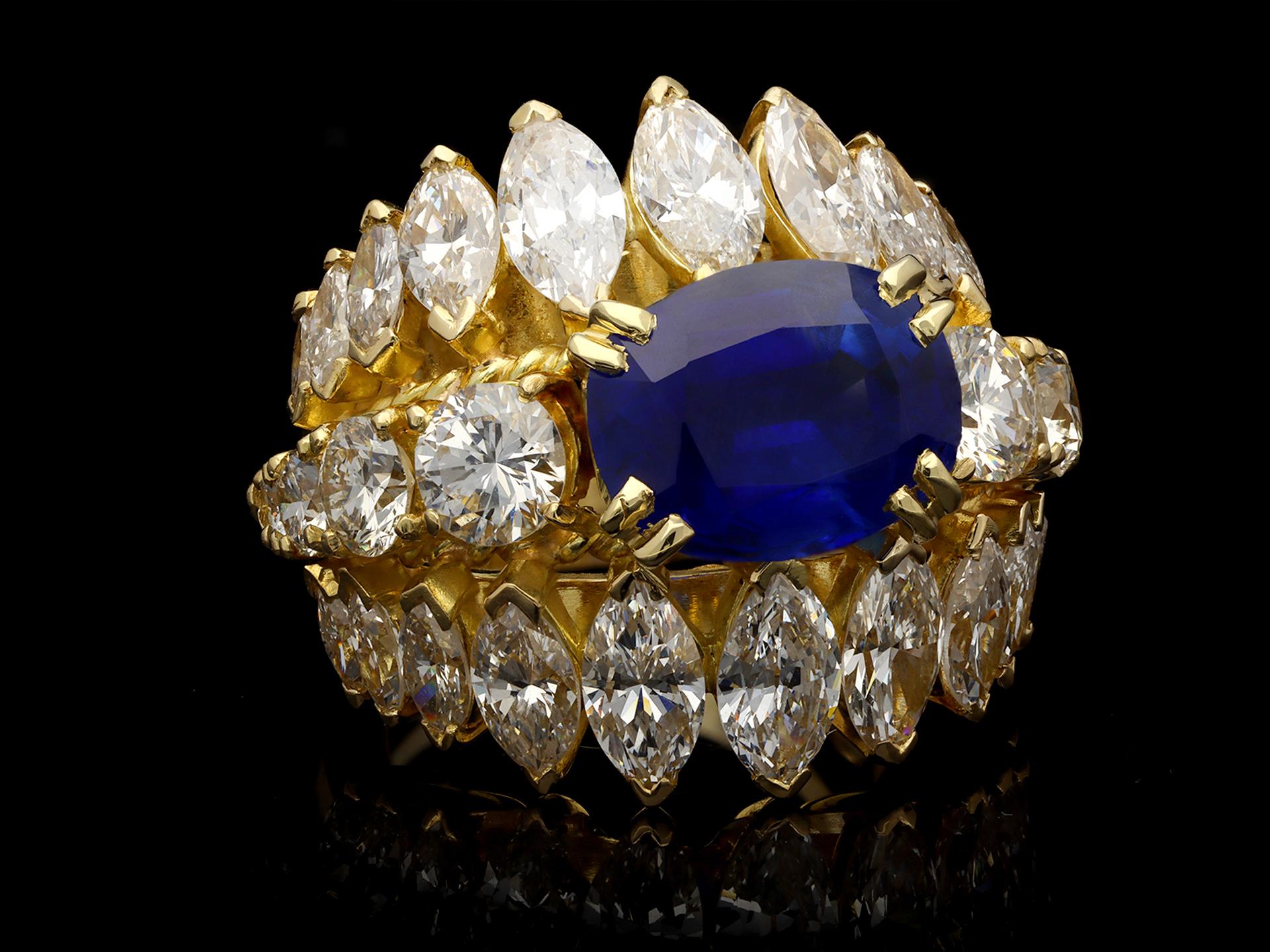 Women's Burmese sapphire and diamond cluster ring, circa 1965. For Sale