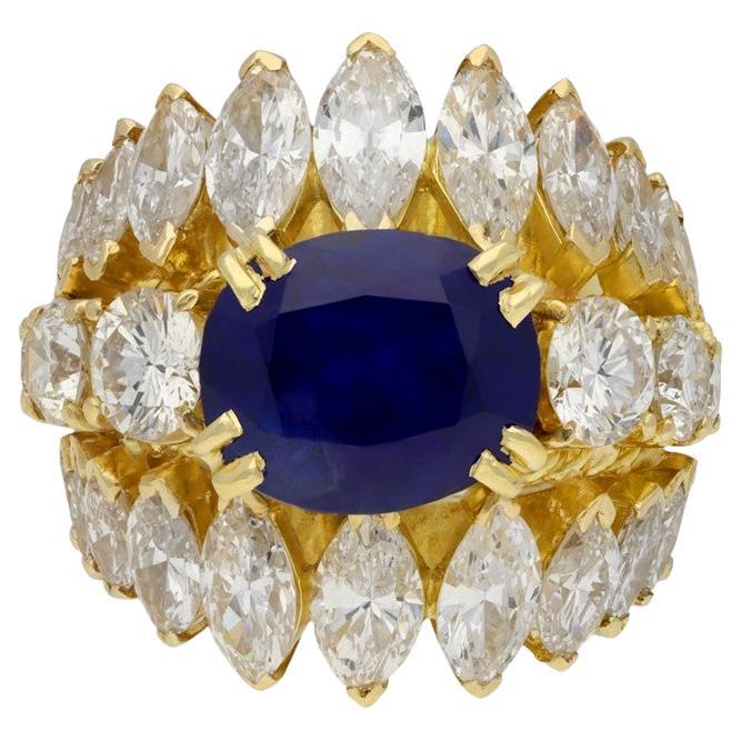 Goldring mit natürlichem, ungeschliffenem burmesischem Saphir und Diamant, 1960er Jahre im Angebot