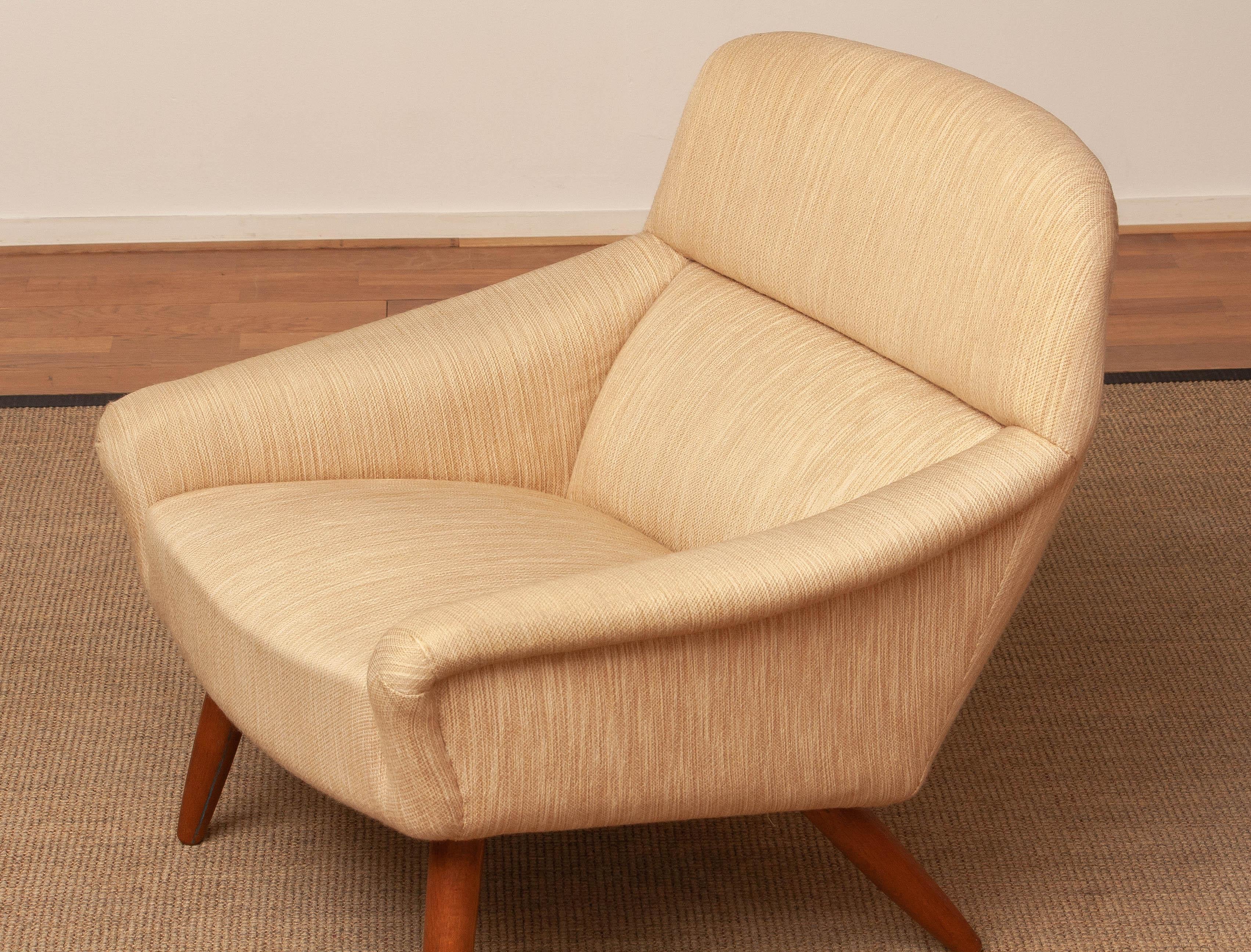 1960s Natural Wool and Oak Lounge Chair von Leif Hansen für Kronen in Dänemark im Angebot 4