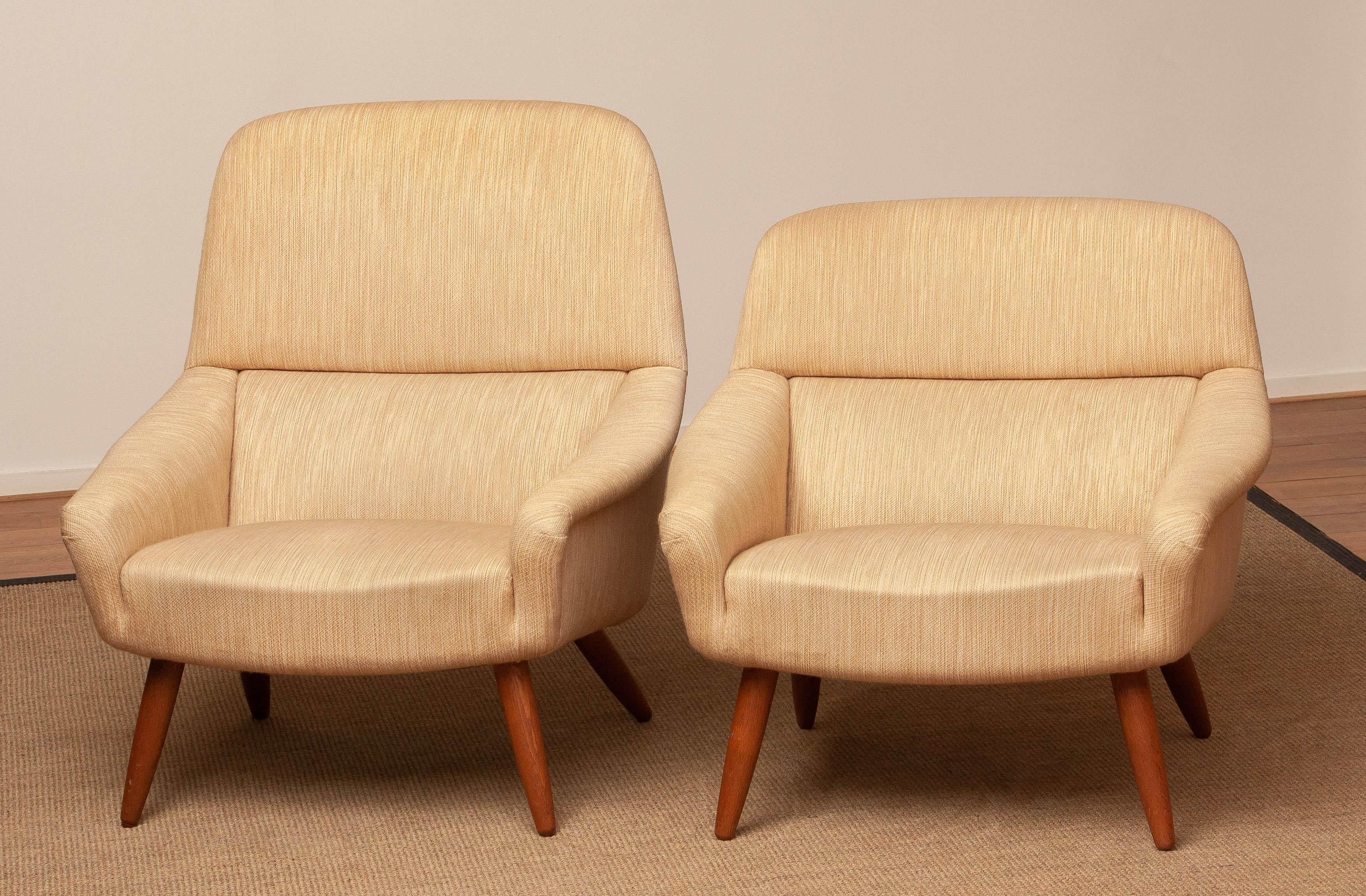 1960s Natural Wool and Oak Lounge Chair by Leif Hansen for Kronen in Denmark For Sale 5