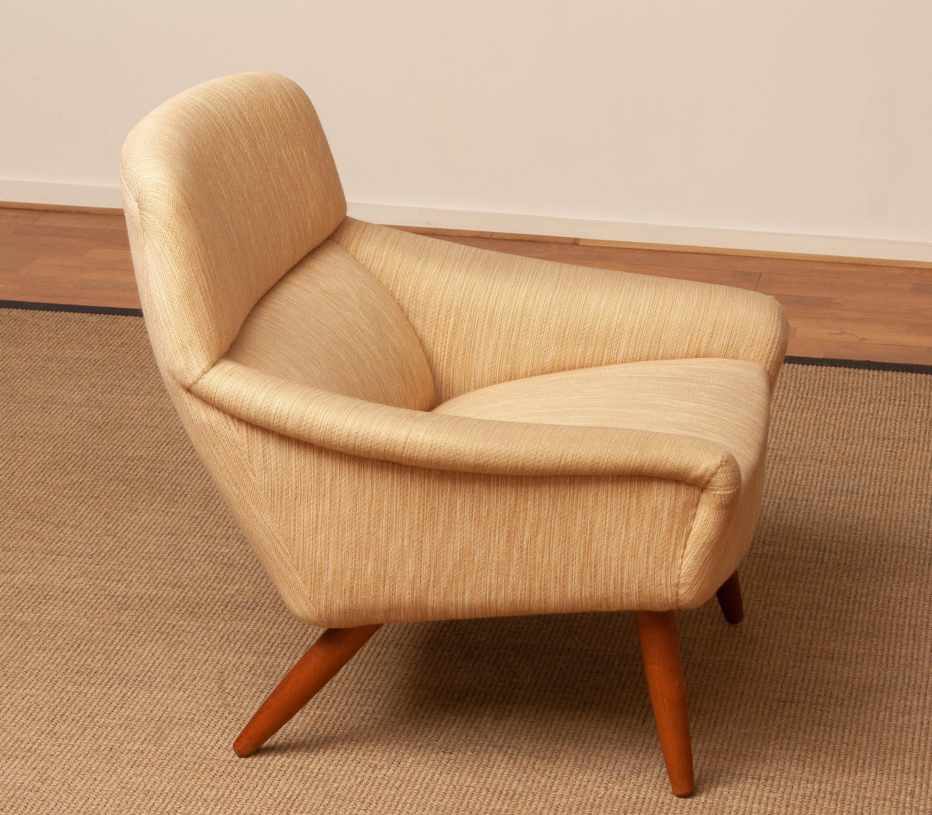Danish 1960s Natural Wool and Oak Lounge Chair by Leif Hansen for Kronen in Denmark For Sale