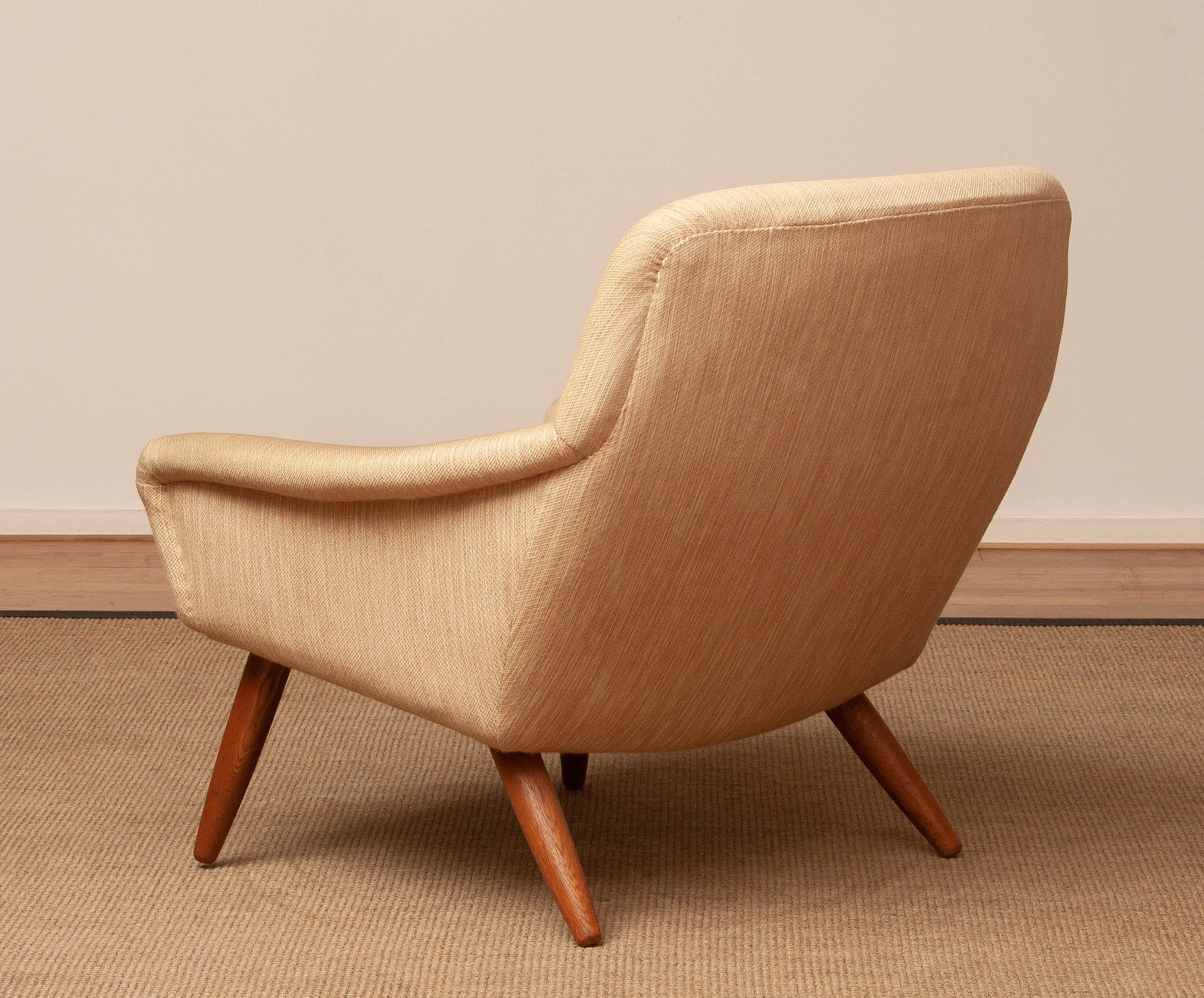 Mid-20th Century 1960s Natural Wool and Oak Lounge Chair by Leif Hansen for Kronen in Denmark For Sale