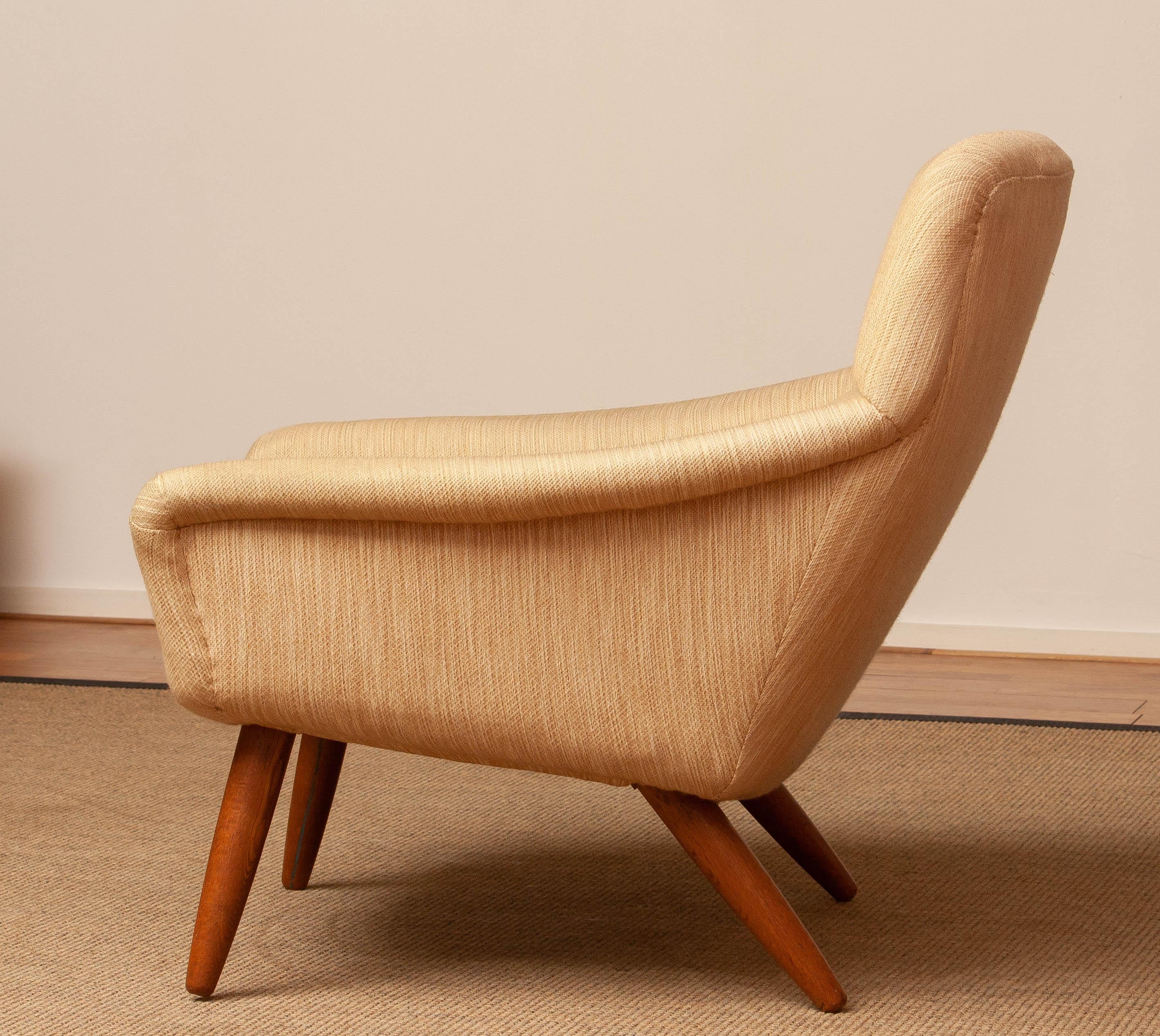 1960s Natural Wool and Oak Lounge Chair by Leif Hansen for Kronen in Denmark For Sale 2