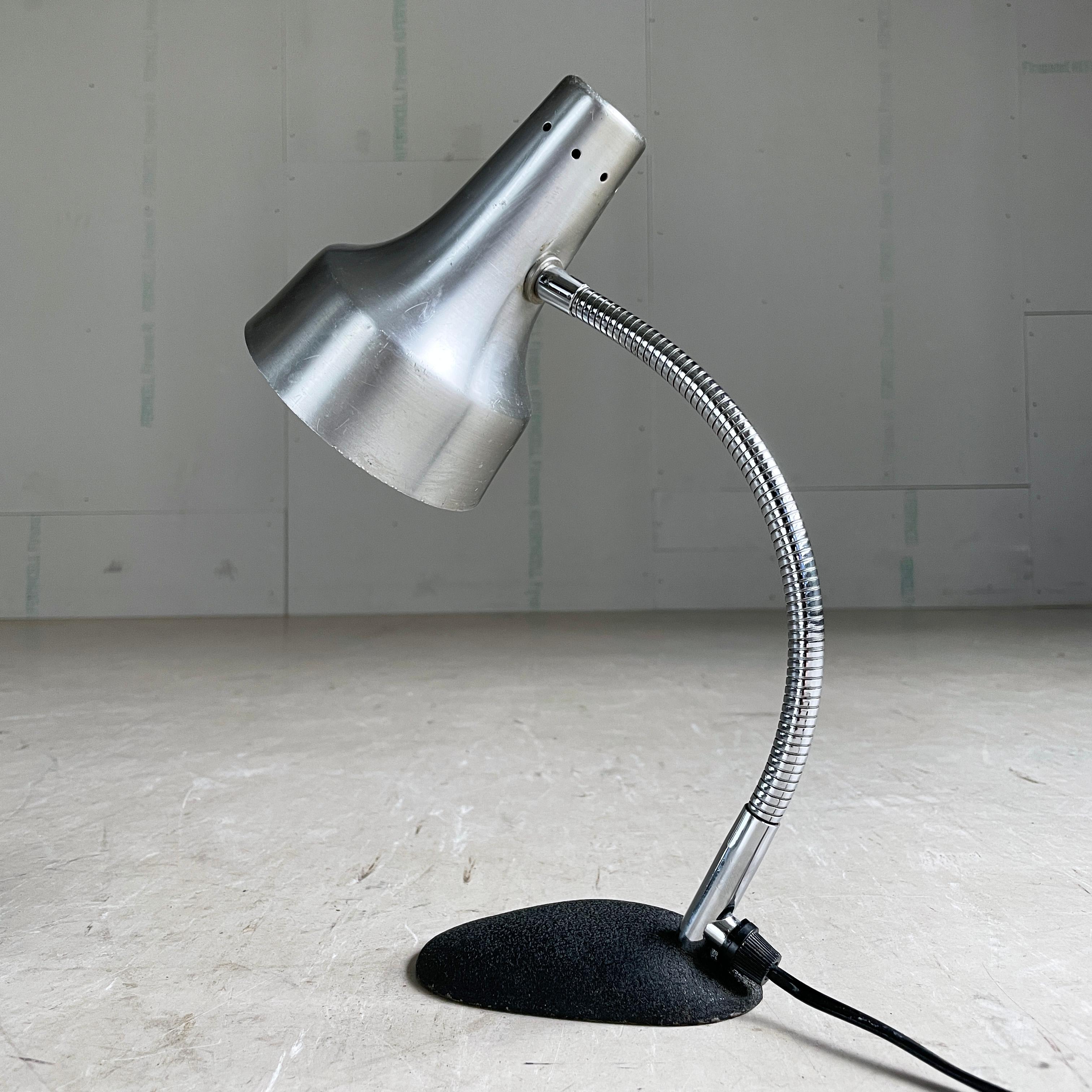 1960er NB3 Schreibtisch-/Tischlampe von Neweba, Schweiz (Schmiedeeisen) im Angebot