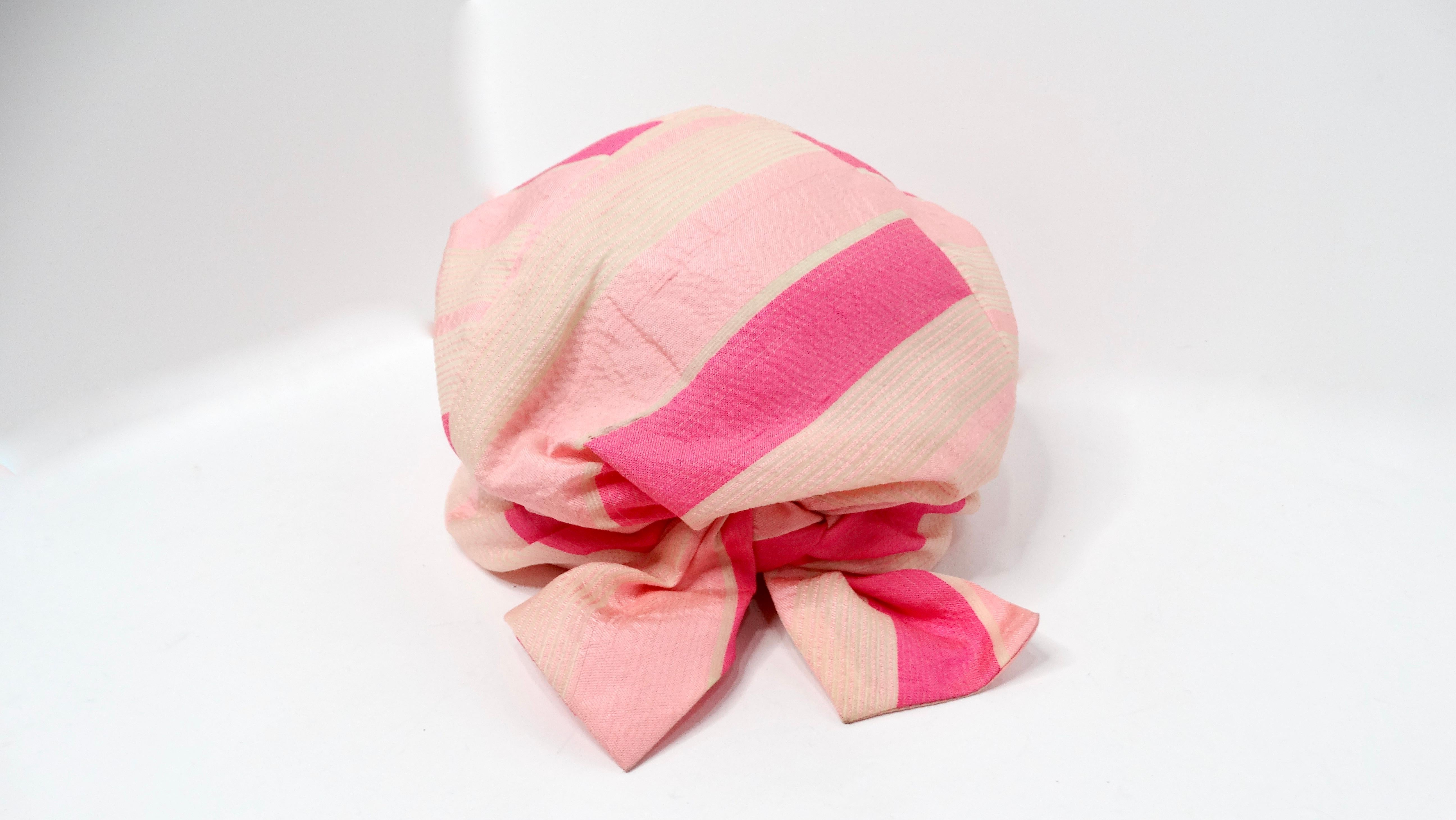 Turbante de seda con estampado de rayas rosas Custom Neiman Marcus de los años 60 en Bueno Estado en Scottsdale, AZ