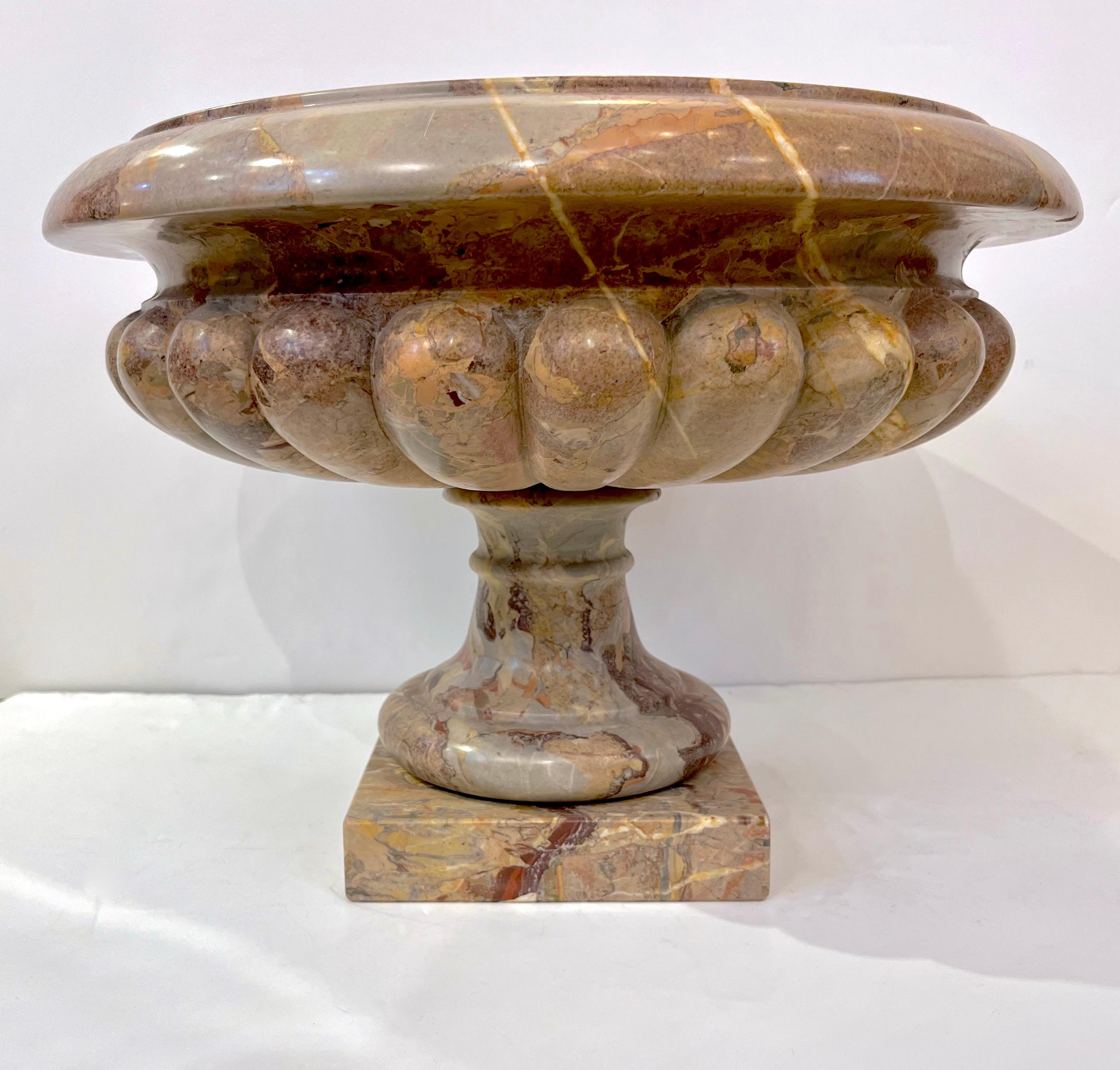 1960 Neoclassical Italian Carved Pink Red Marble Big Tazza Bowl with White Veins For Sale 9