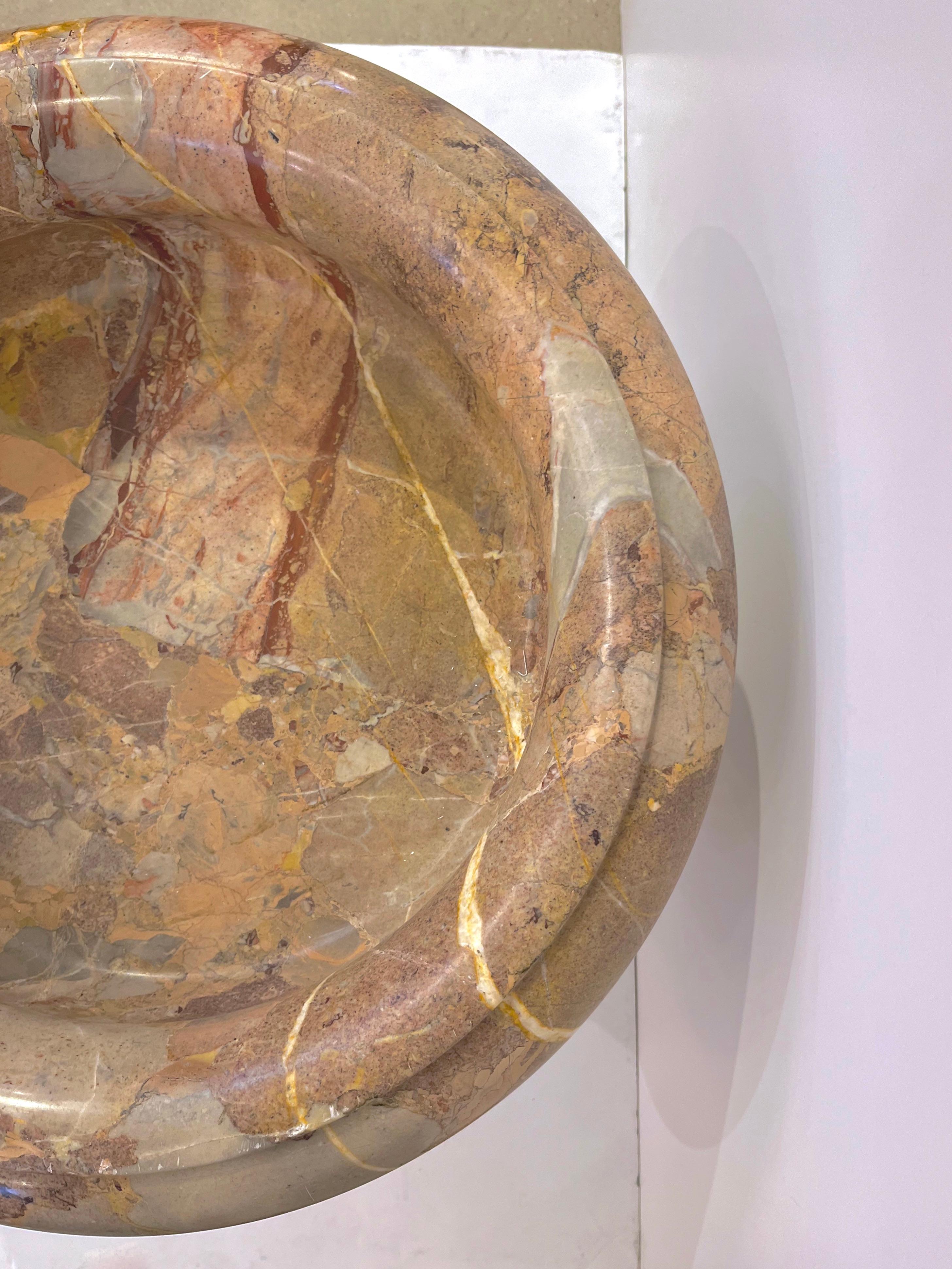 1960 Neoclassical Italian Carved Pink Red Marble Big Tazza Bowl with White Veins For Sale 4