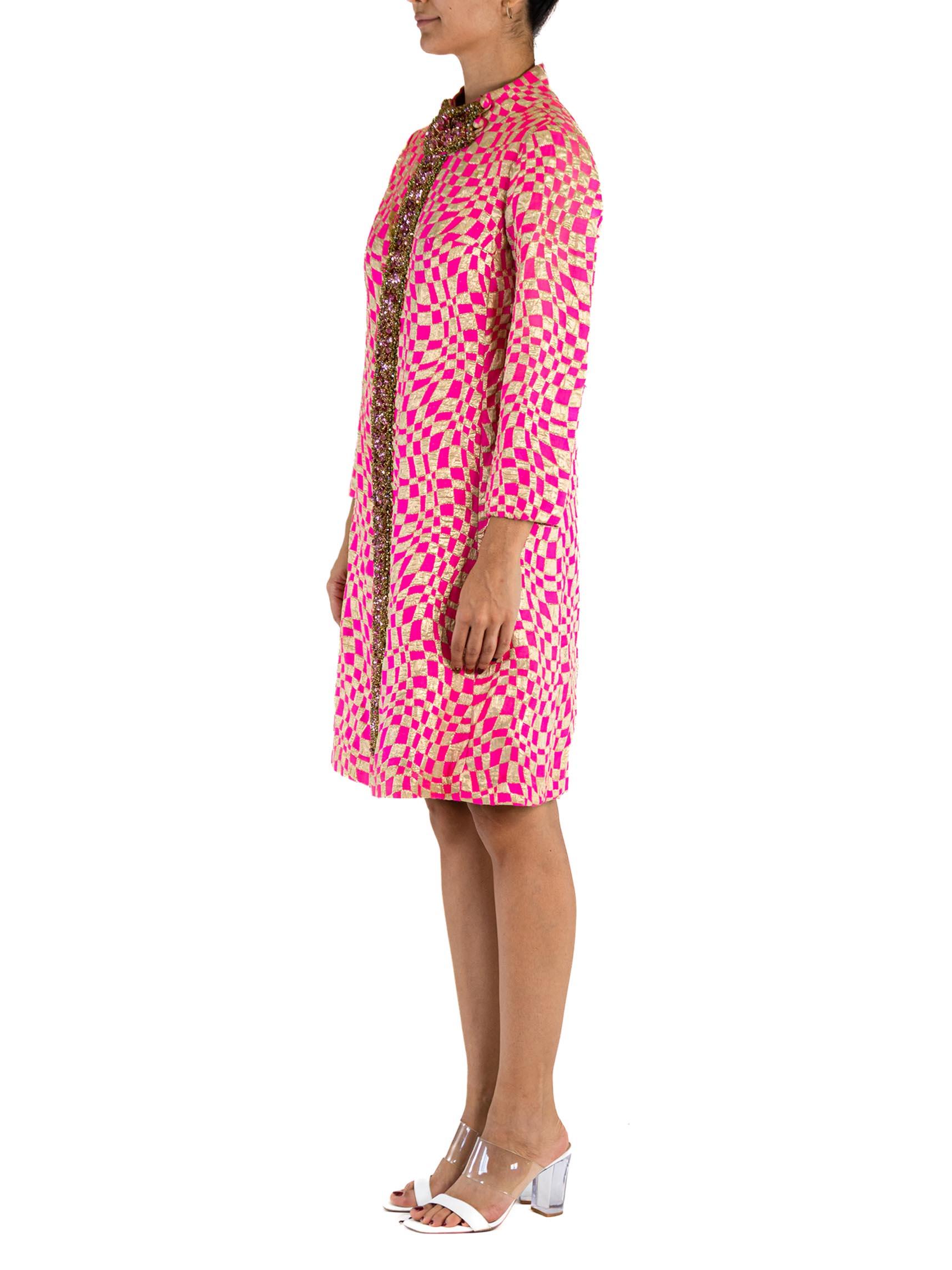 1960S Neon Pink Lurex & Acrylic Blend Jacquard Sequin Bead Encrusted Dress In Excellent Condition For Sale In New York, NY