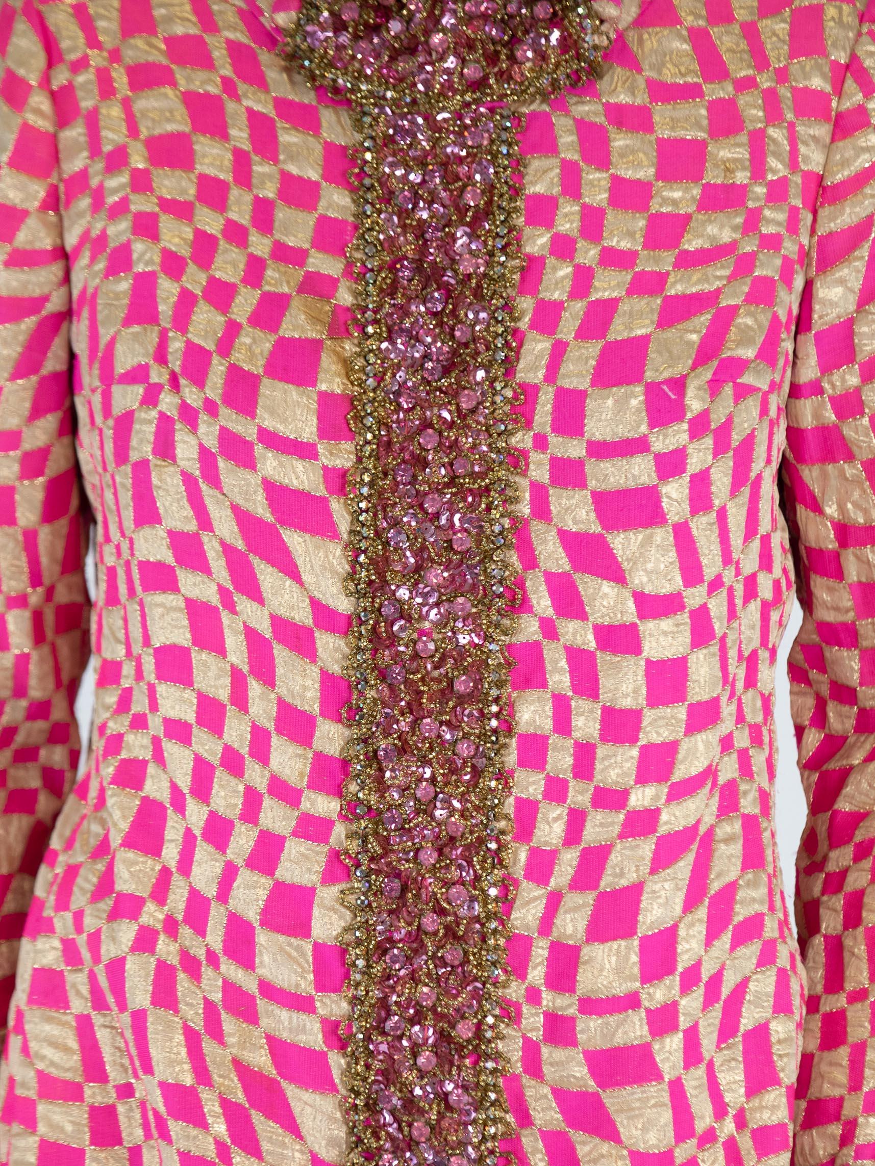 1960S Neon Pink Lurex & Acrylic Blend Jacquard Sequin Bead Encrusted Dress For Sale 6