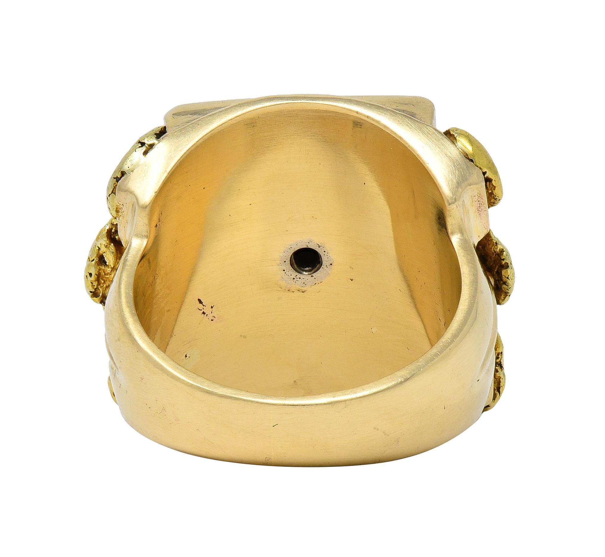 Cabochon Anello con pepita vintage in giada nefrite del 1960, oro giallo 10 carati in vendita