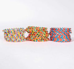 Ensemble de cinq bracelets vintage des années 1960, neuf et en stock ancien - Taille Small