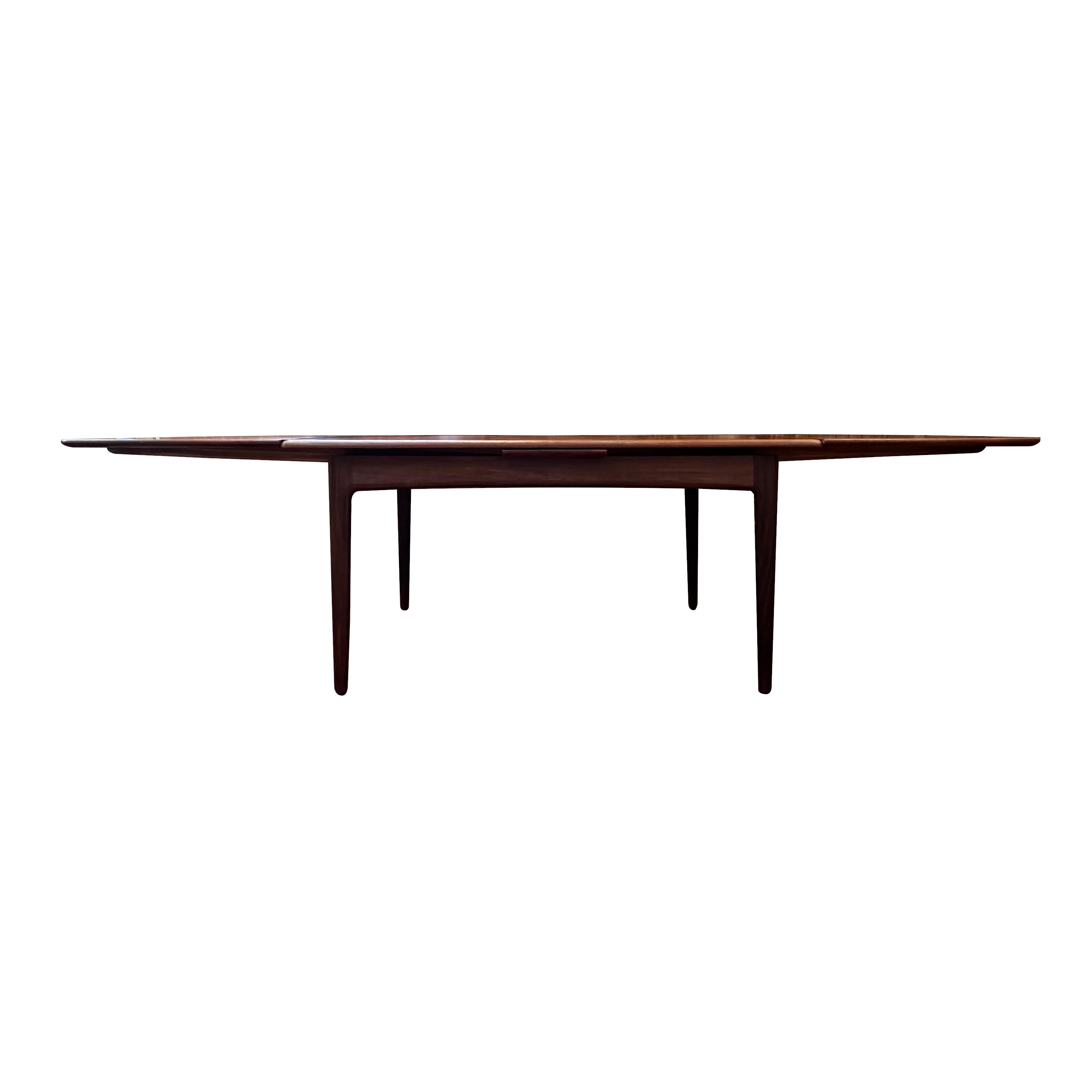 1960s Niels Moller Danish Modern Teak Extension-Leaf Dining Table In Good Condition In Sacramento, CA