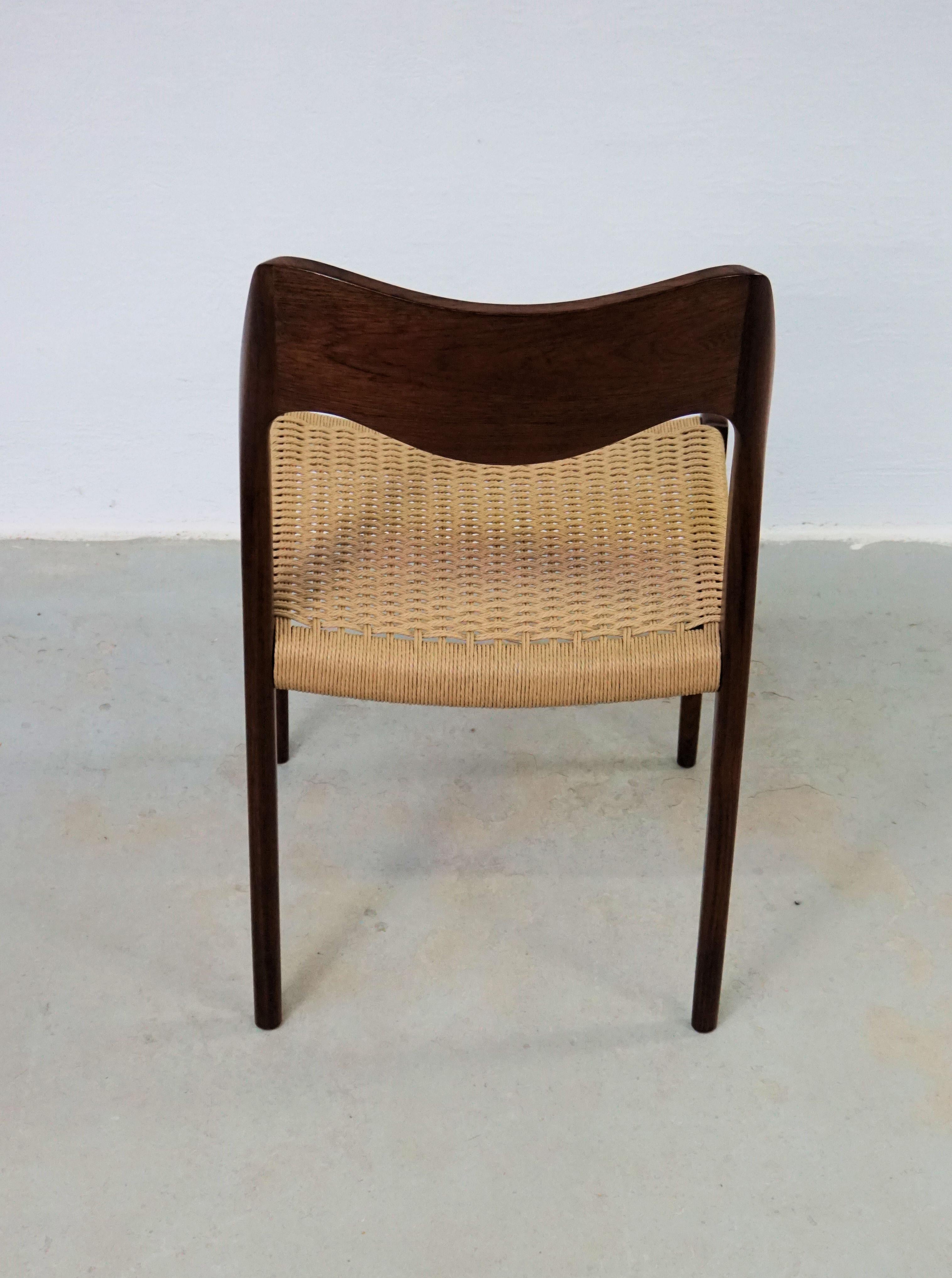 1960er Jahre Niels Otto Møller Acht Esszimmerstühle aus Palisander mit New Paper Corde Sitzen im Angebot 4