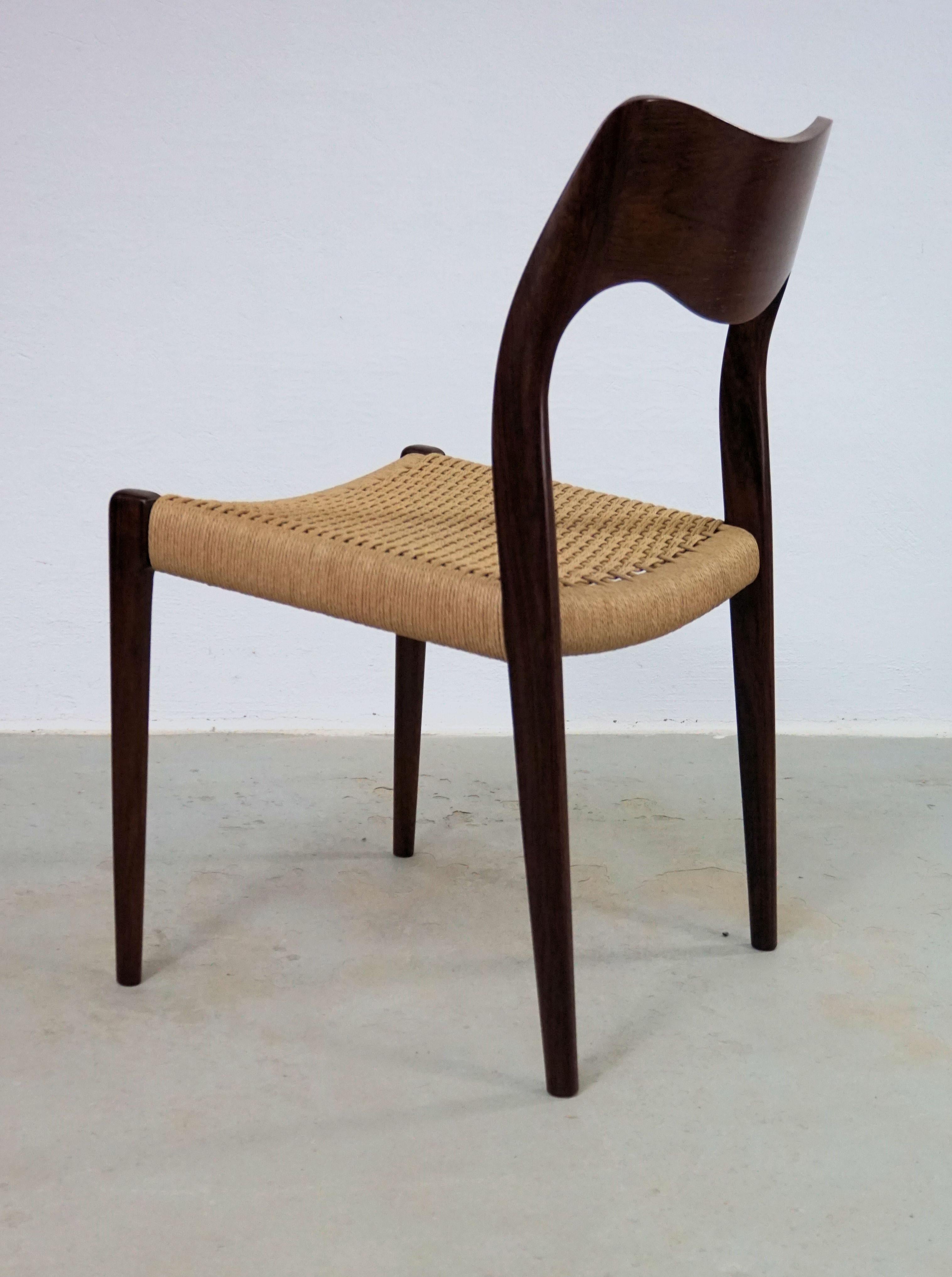 1960er Jahre Niels Otto Møller Acht Esszimmerstühle aus Palisander mit New Paper Corde Sitzen im Angebot 5