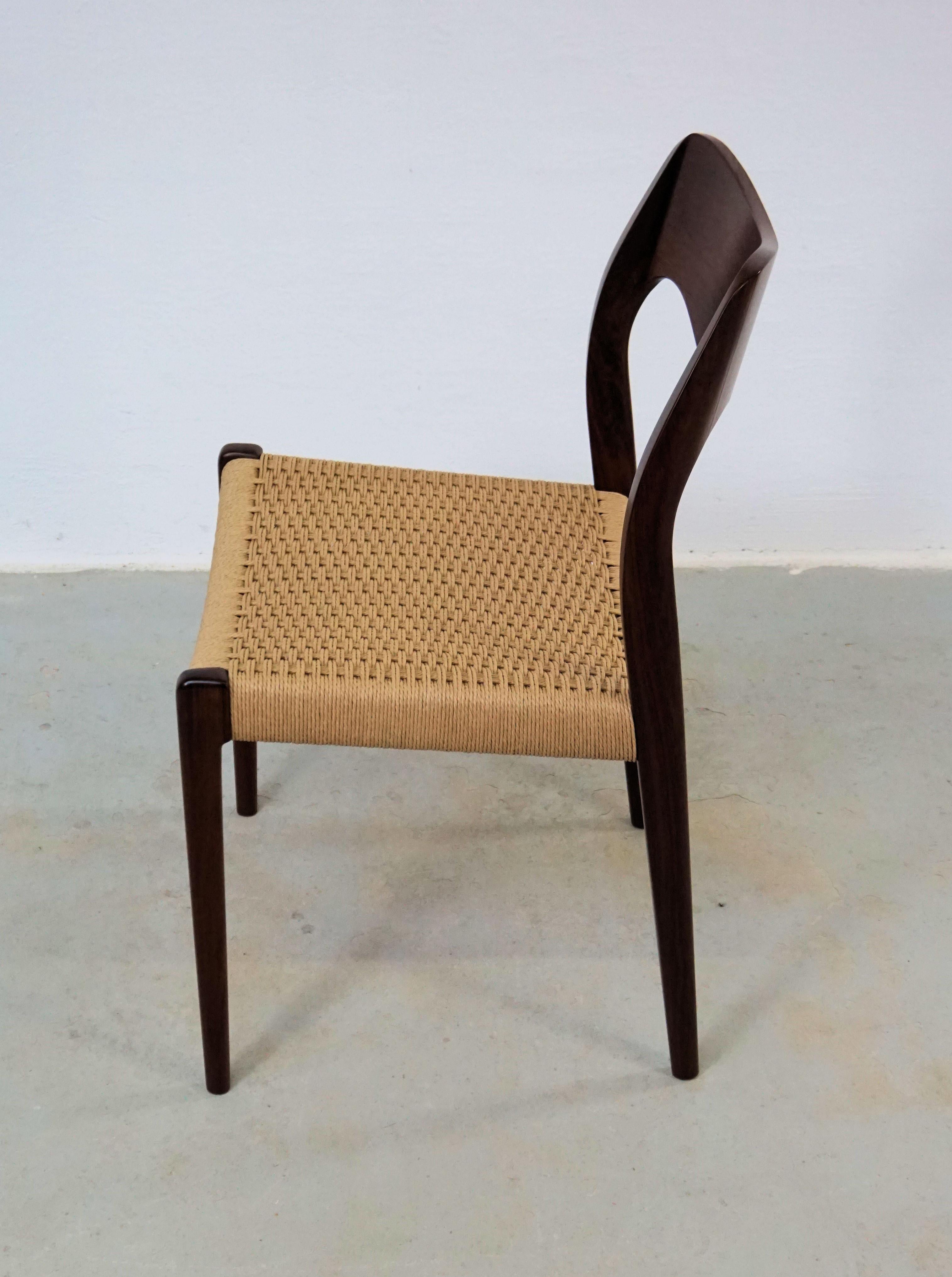 1960er Jahre Niels Otto Møller Acht Esszimmerstühle aus Palisander mit New Paper Corde Sitzen im Angebot 6