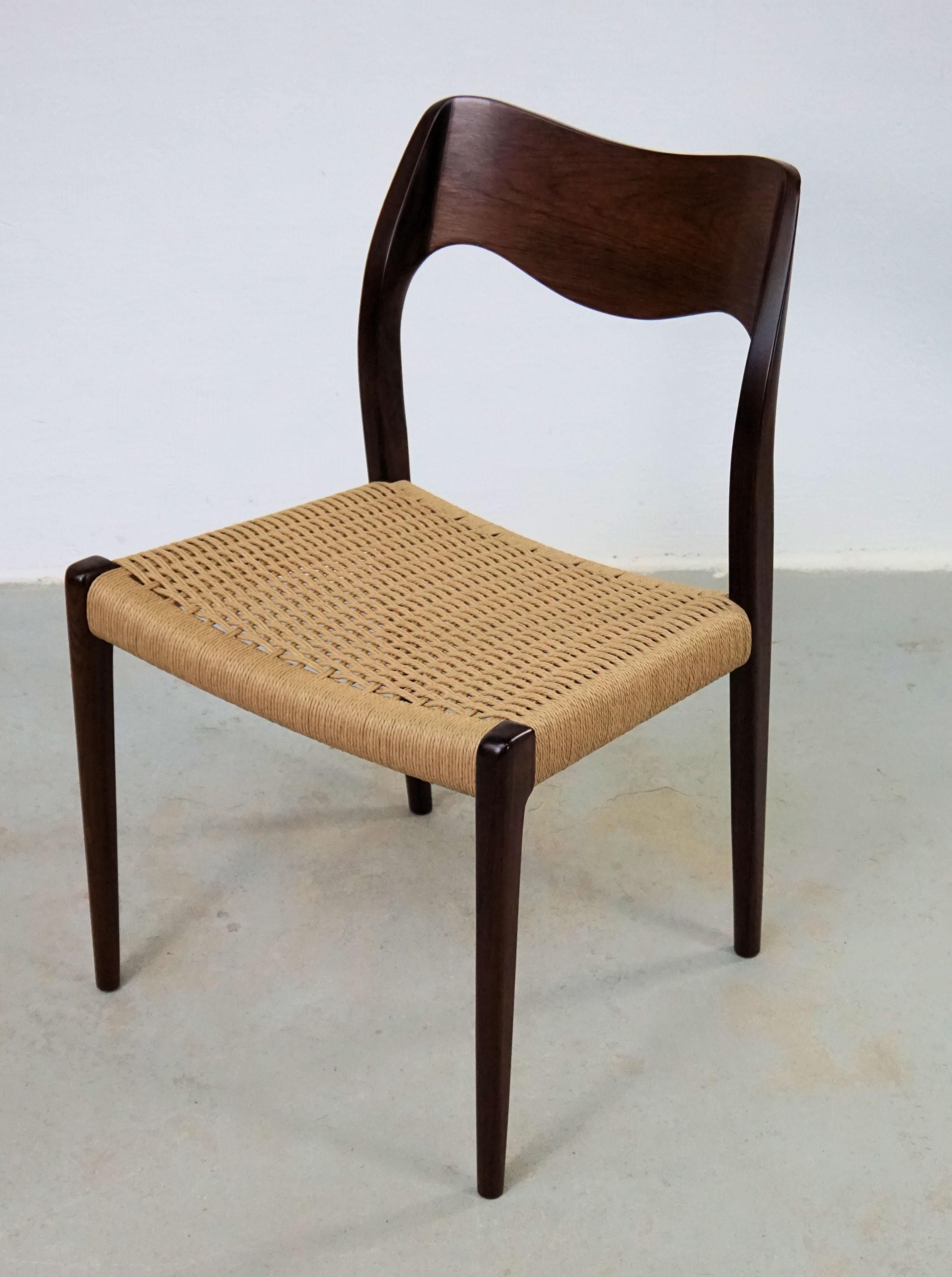 1960er Jahre Niels Otto Møller Acht Esszimmerstühle aus Palisander mit New Paper Corde Sitzen im Angebot 7
