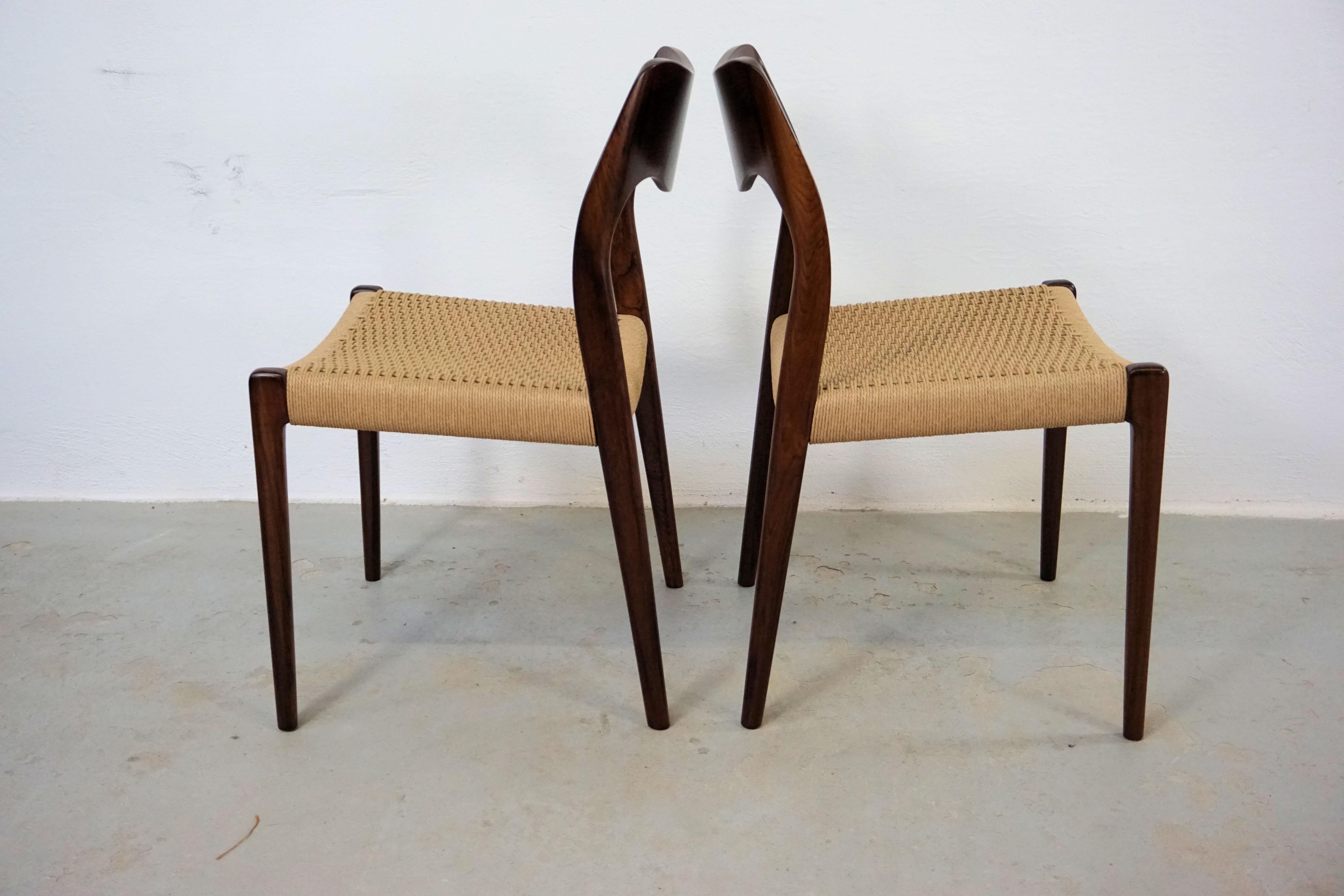 1960er Jahre Niels Otto Møller Acht Esszimmerstühle aus Palisander mit New Paper Corde Sitzen (Skandinavische Moderne) im Angebot