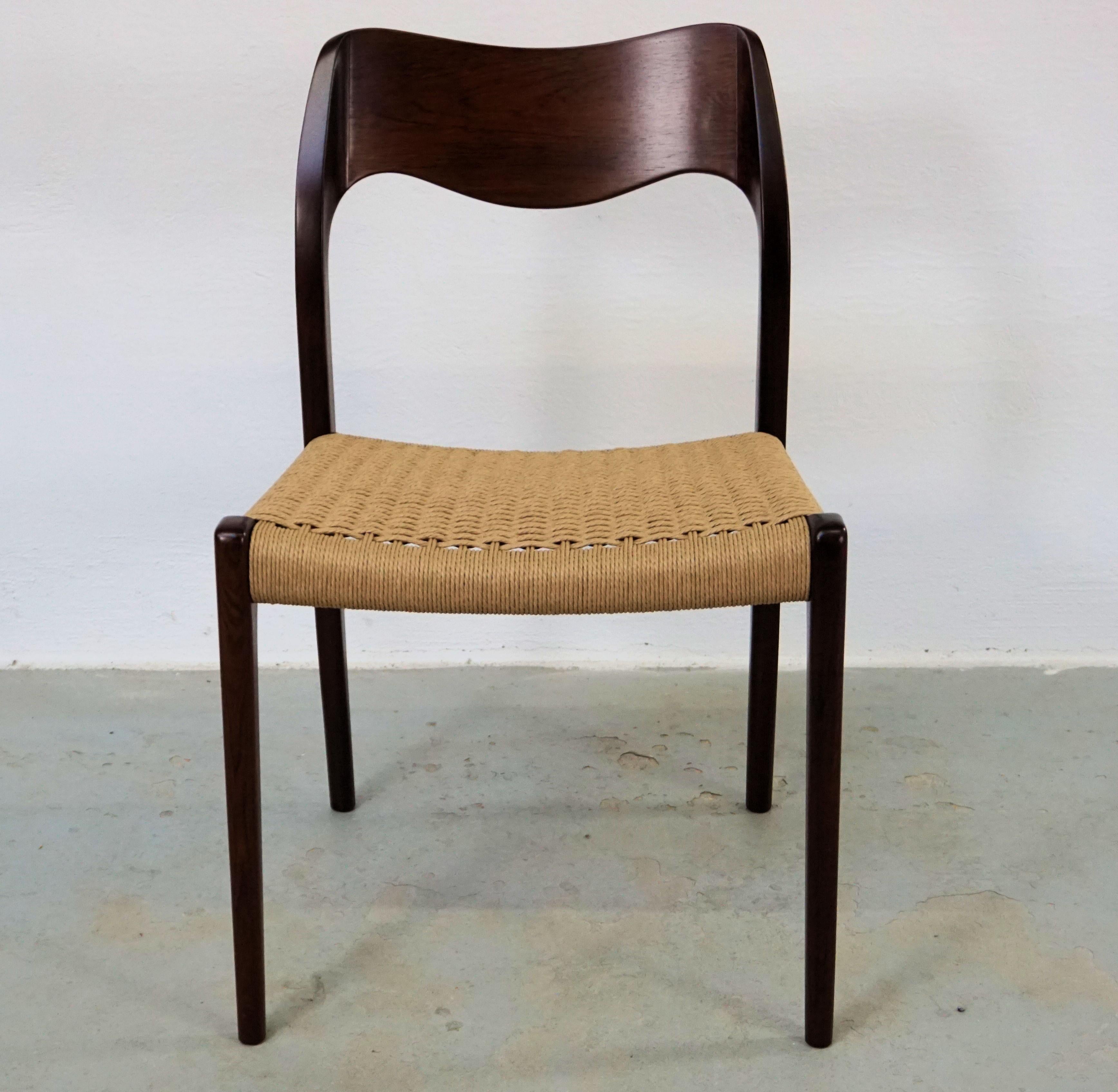 1960er Jahre Niels Otto Møller Acht Esszimmerstühle aus Palisander mit New Paper Corde Sitzen im Zustand „Hervorragend“ im Angebot in Knebel, DK