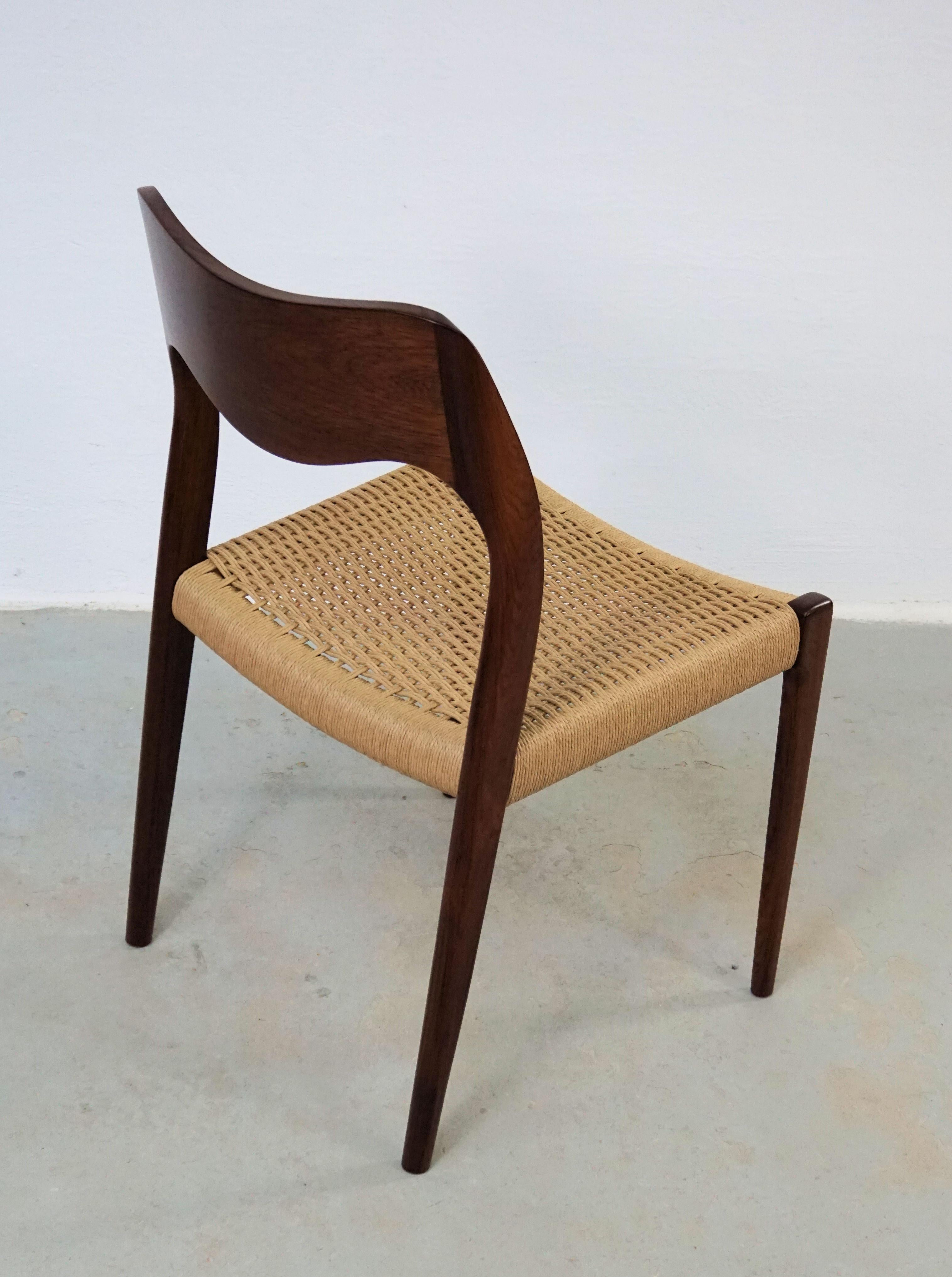 1960er Jahre Niels Otto Møller Acht Esszimmerstühle aus Palisander mit New Paper Corde Sitzen im Angebot 2
