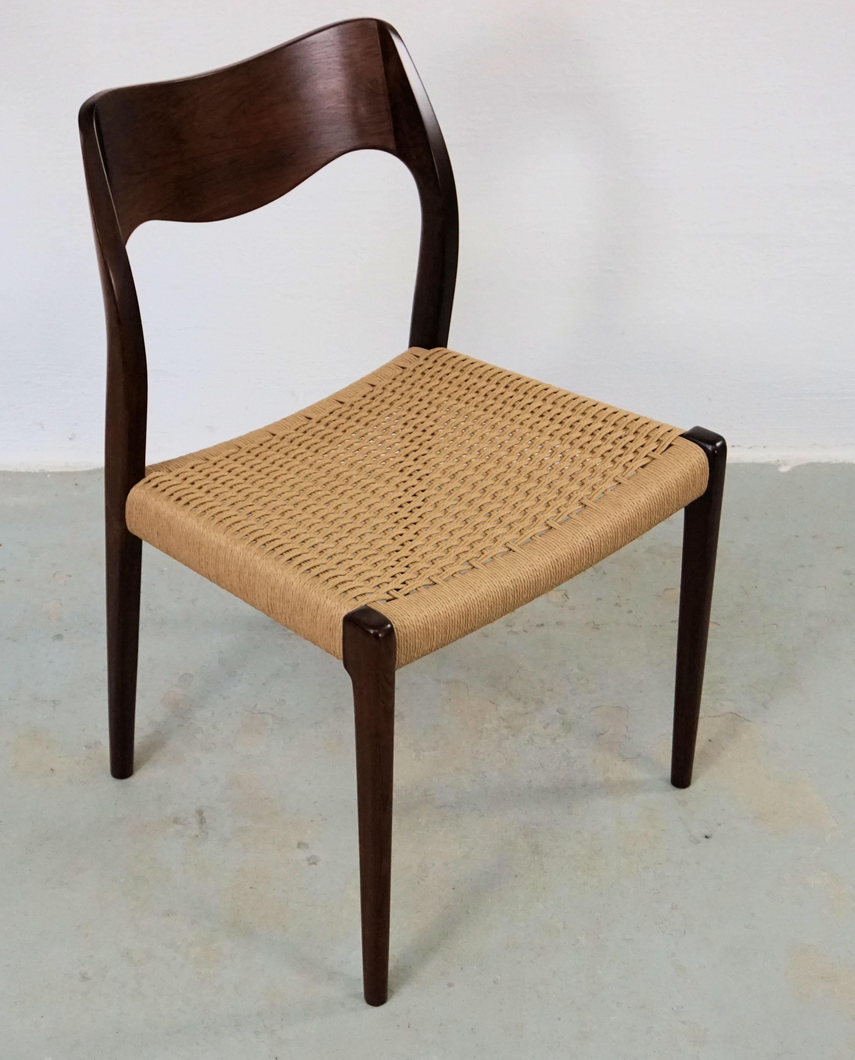 Danois 1960 Niels Otto Møller Six chaises de salle à manger en palissandre avec sièges en corde de papier neuf en vente