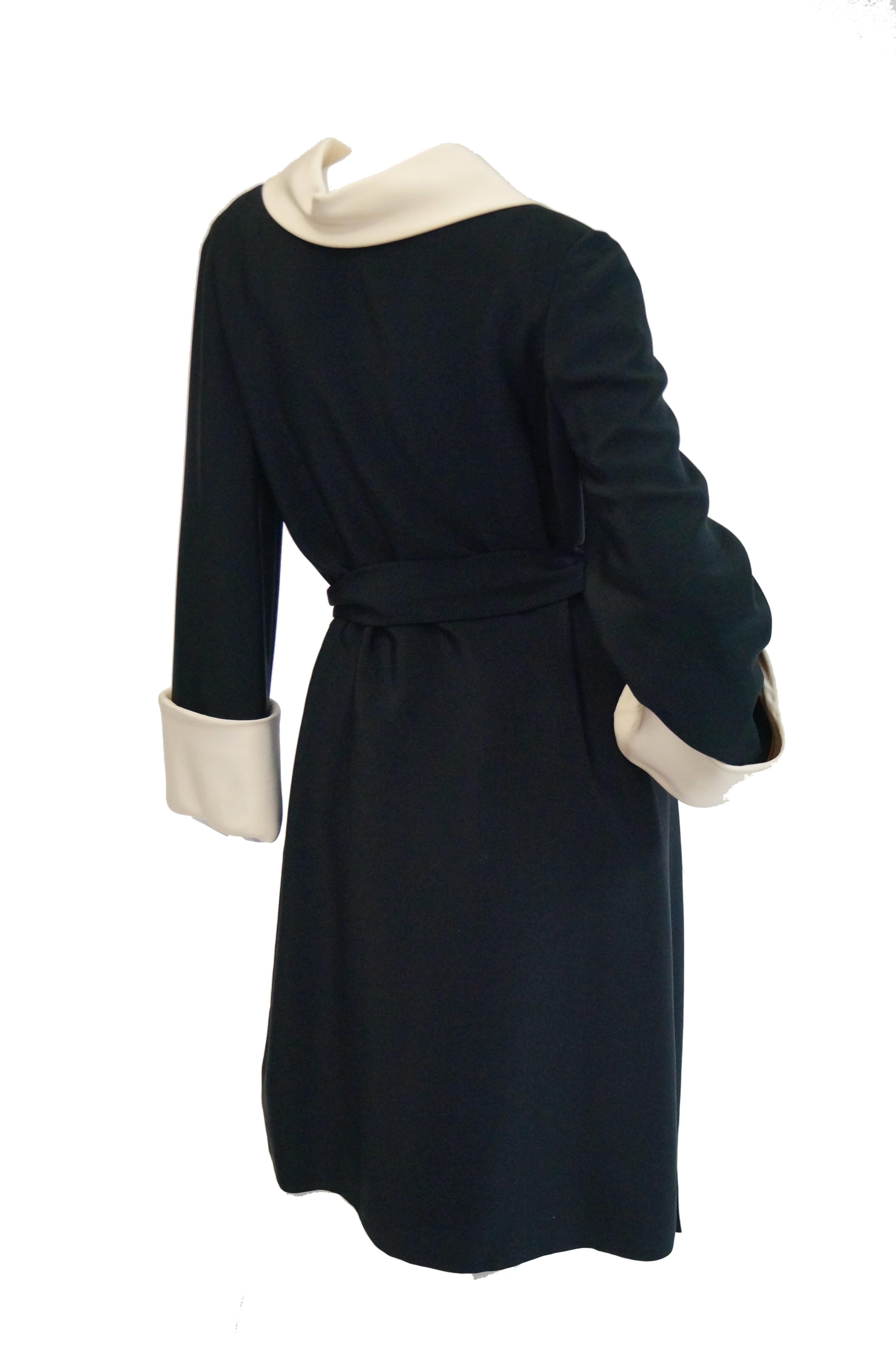 1960s Norman Norell Black and Cream Contrast Silk Shift Dress 1