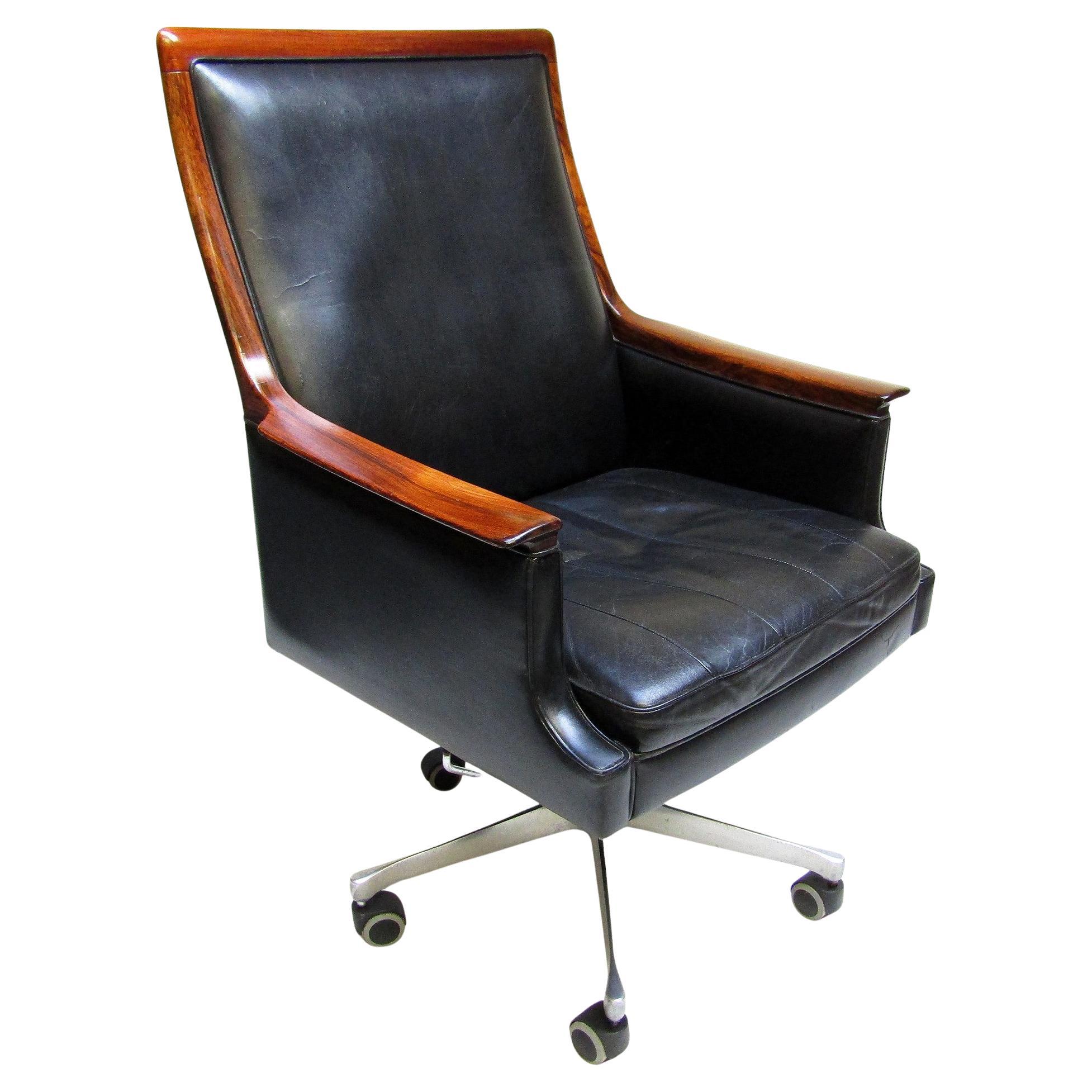 1960s Minerva Executive Swivel Chair in Leather & Rosewood by Torbjorn Afdal For Sale