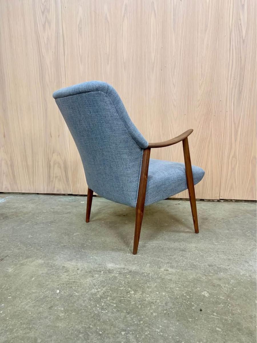 Silla y otomana noruegas de los años 60 mediados del siglo XX en venta
