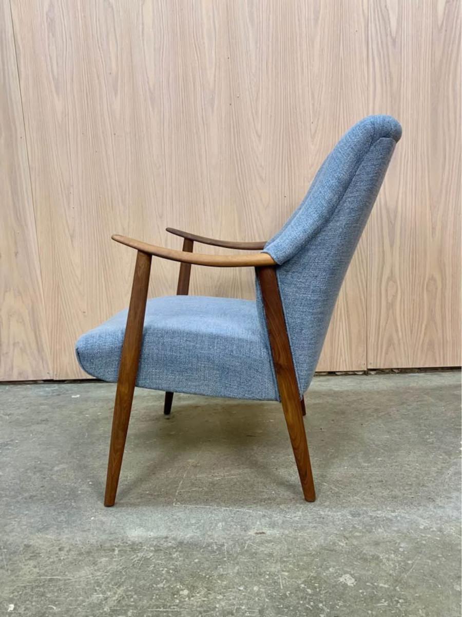 Silla y otomana noruegas de los años 60 en venta 1