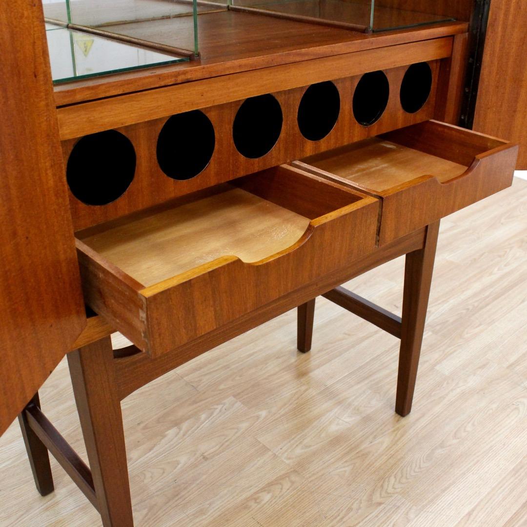 Licorera noruega de teca de los años 60, por Torbjørn Afdal en Bueno estado para la venta en Los Angeles, CA