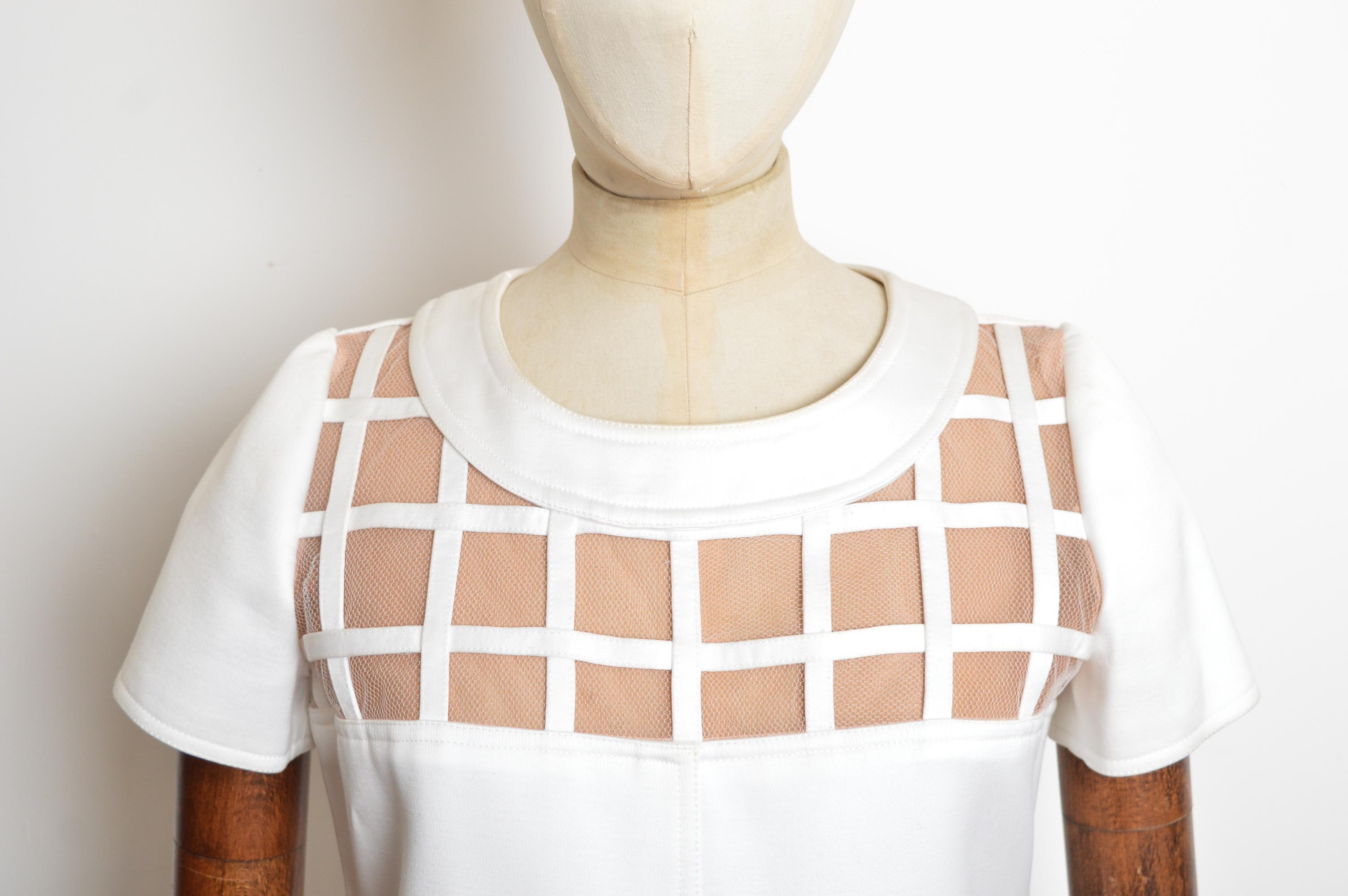 1960er Jahre Nummeriertes Andre COURRÈGES Vintage space age white mod mini dress (Grau) im Angebot