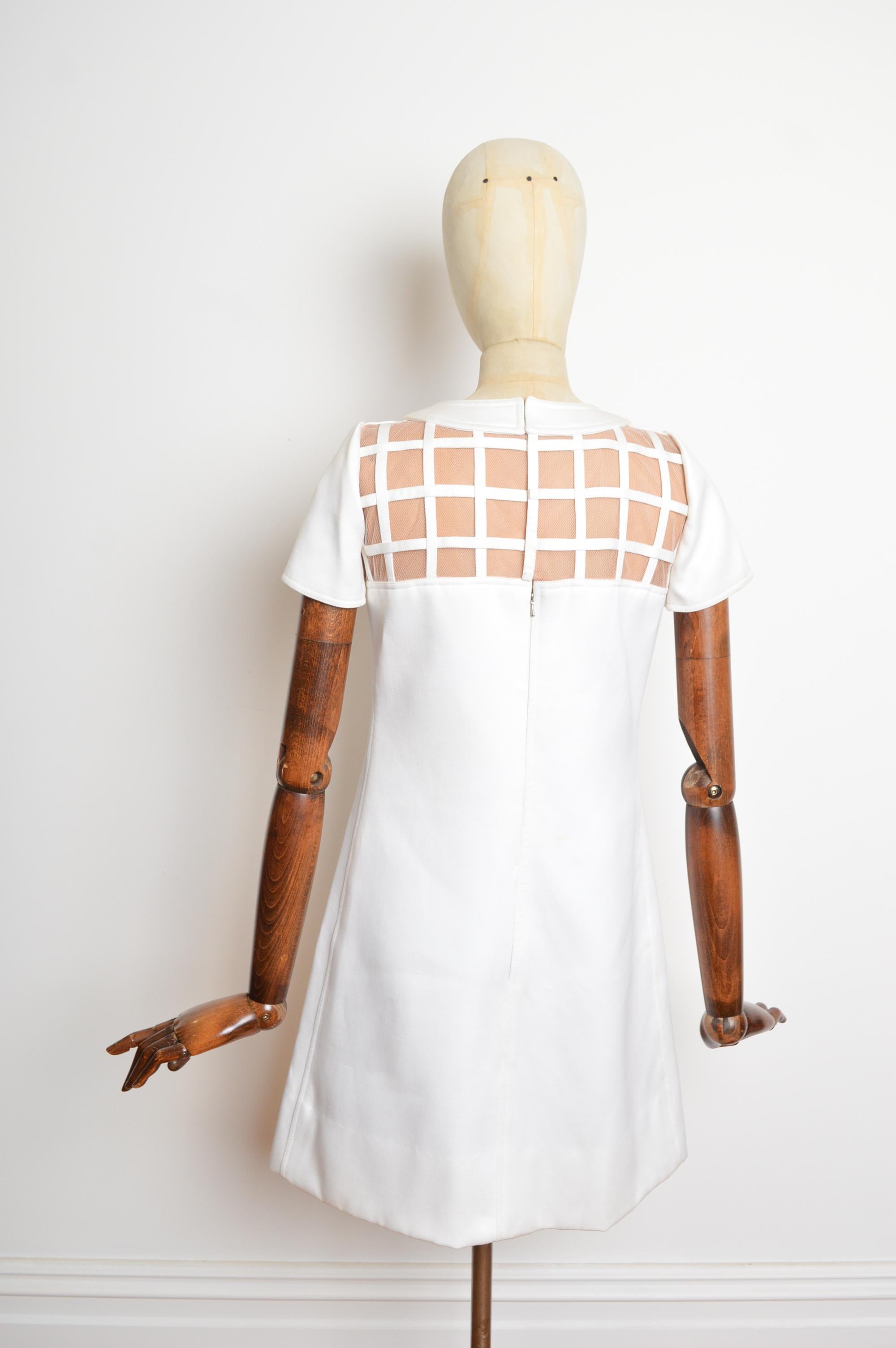 1960er Jahre Nummeriertes Andre COURRÈGES Vintage space age white mod mini dress im Angebot 3