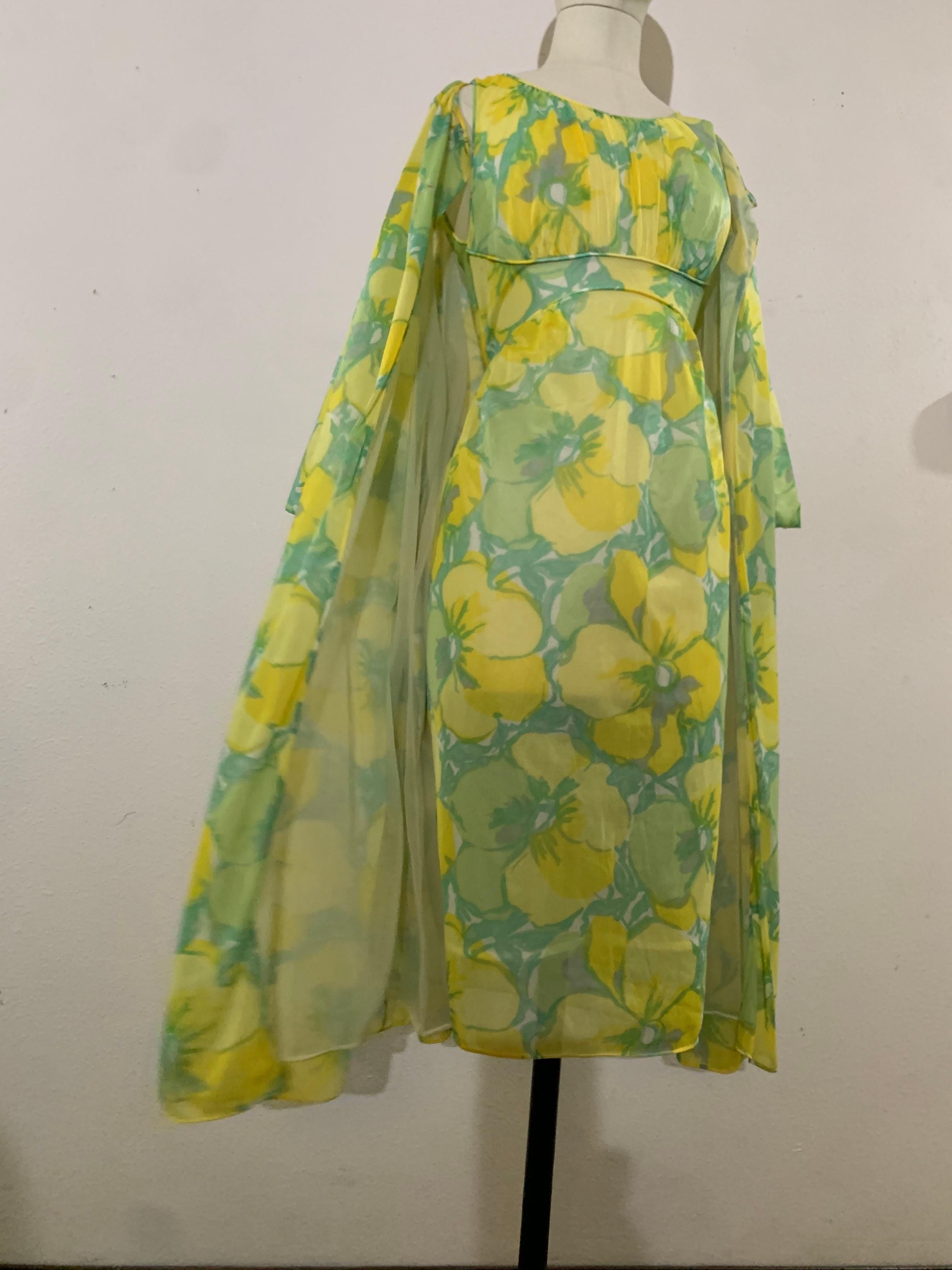 1960s Nylon Floral 2-Piece Nightgown & Robe Ensemble in Lime and Aqua For Sale 3