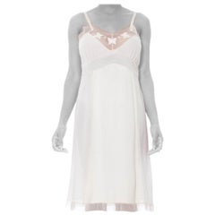 Nylon de los años 60  Vestido de seda de gran tamaño con mariposas