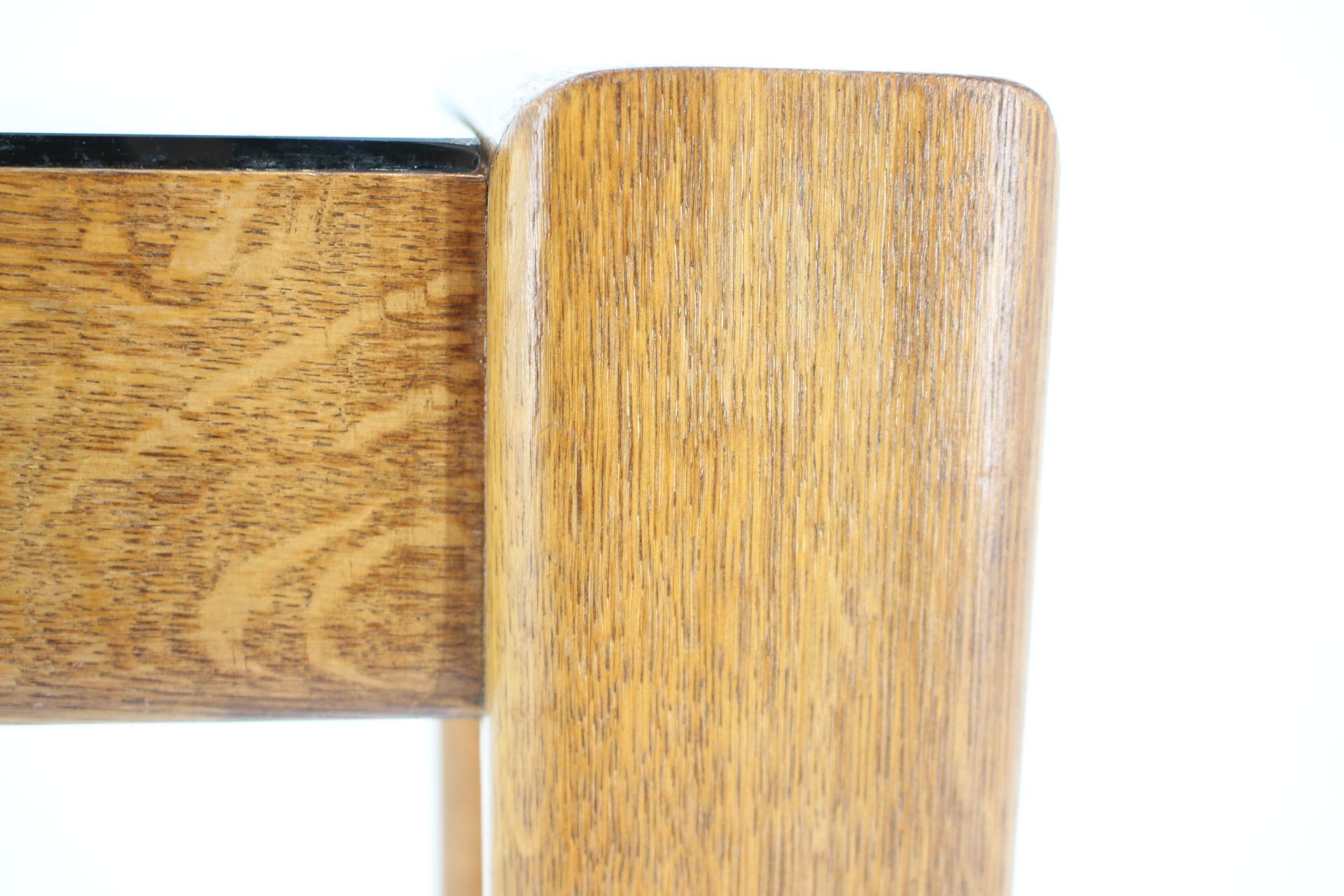 Milieu du XXe siècle Table basse en chêne et verre des années 1960, Finlande en vente