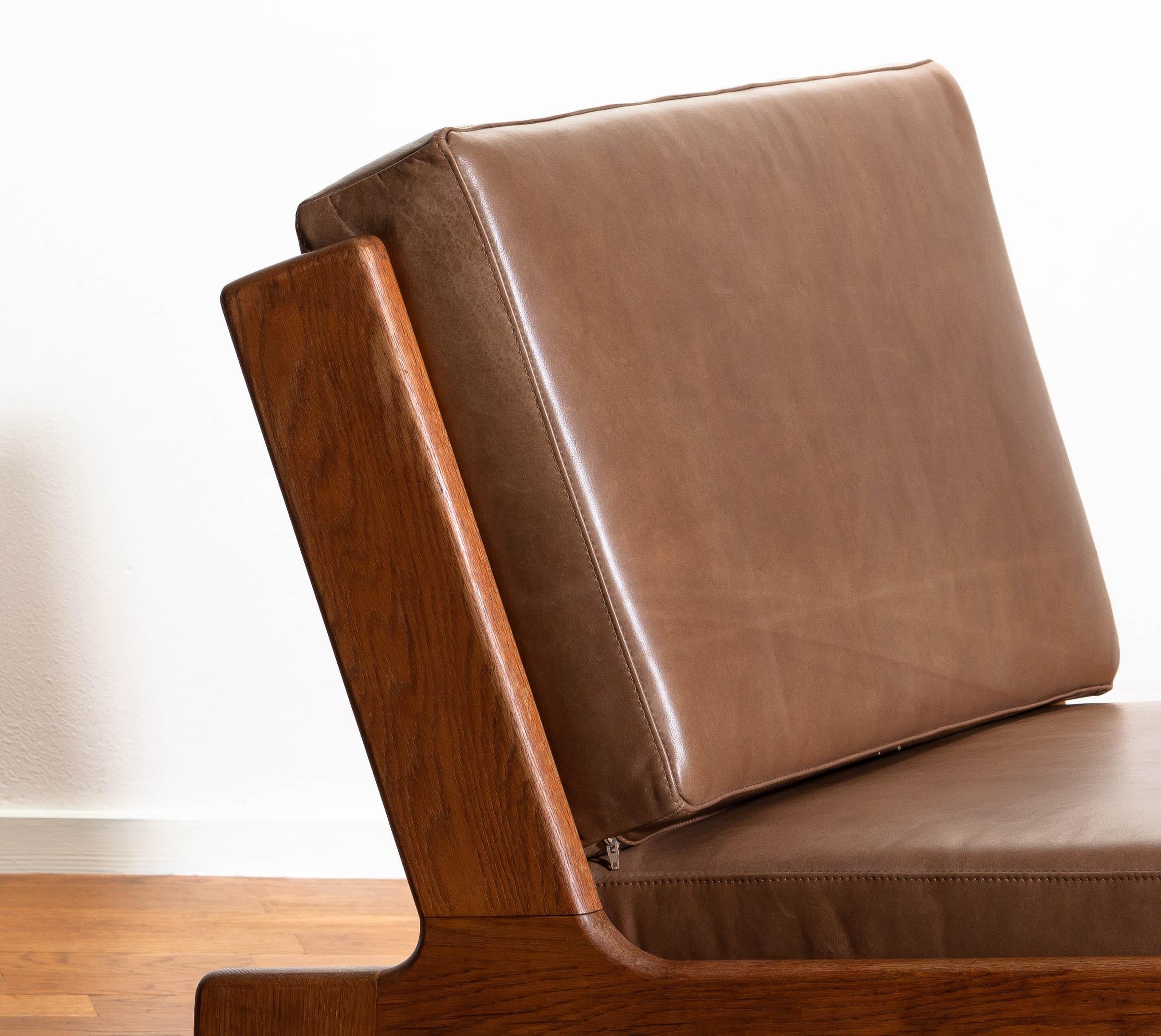 1960s, Oak and Leather Cubist Lounge Chair by Esko Pajamies for Asko, Finland In Good Condition In Silvolde, Gelderland