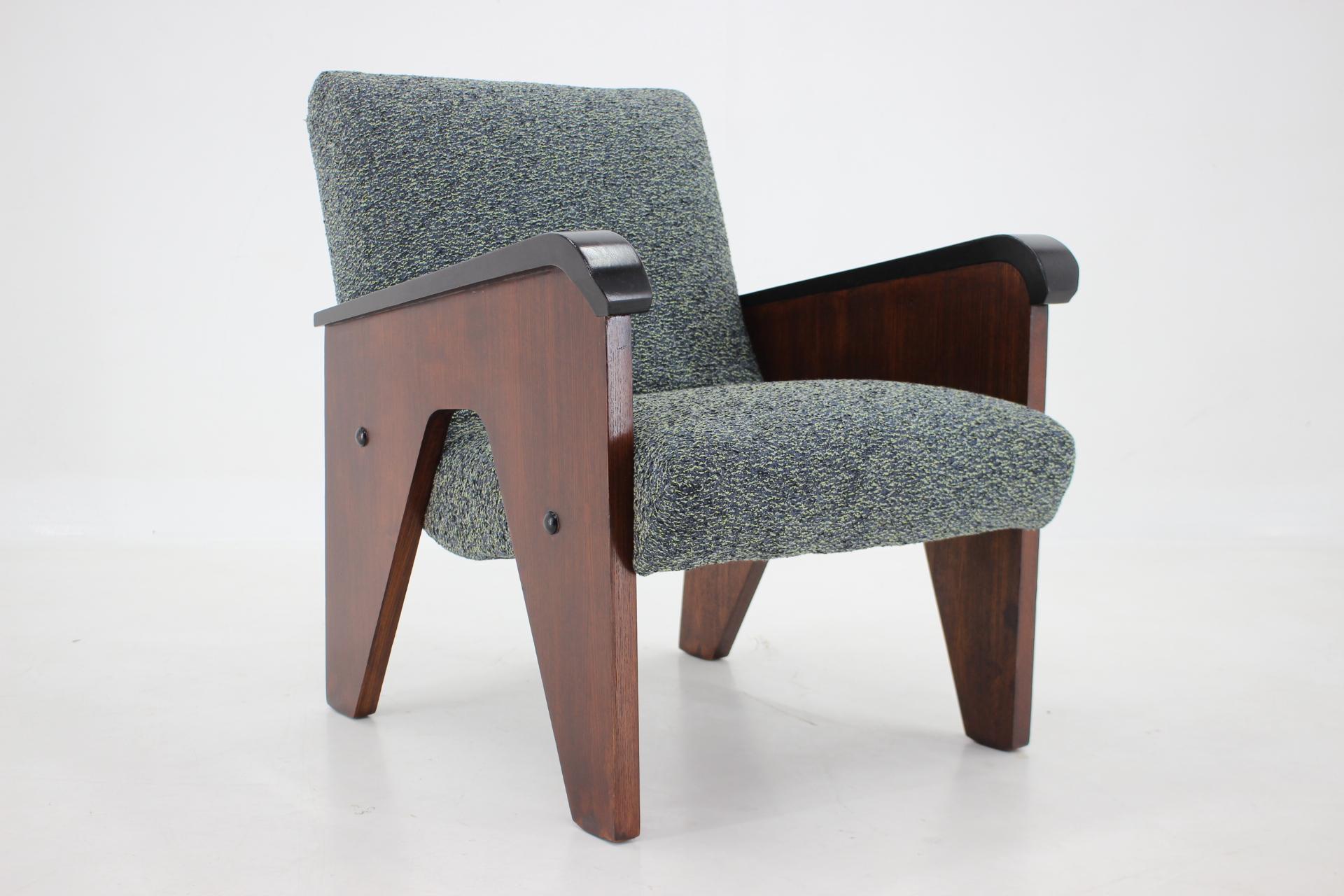 - Newly Upholstered In quality 100% recycled KIRGBY fabric named SPIRAL.
- Wooden parts have been refurbished.