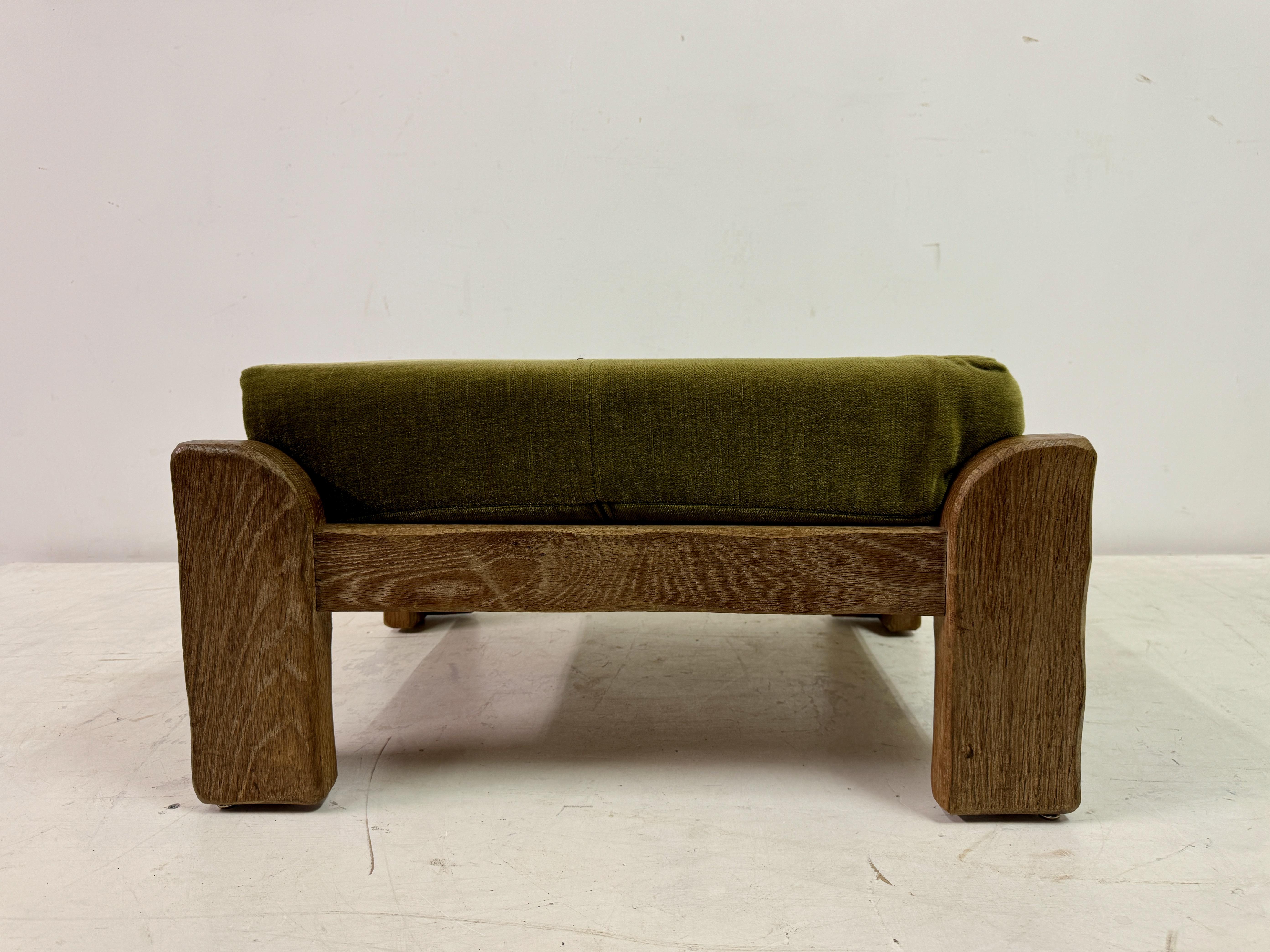 1960er EICHE Brutalistischer Hocker oder Ottomane von De Puydt im Angebot 4