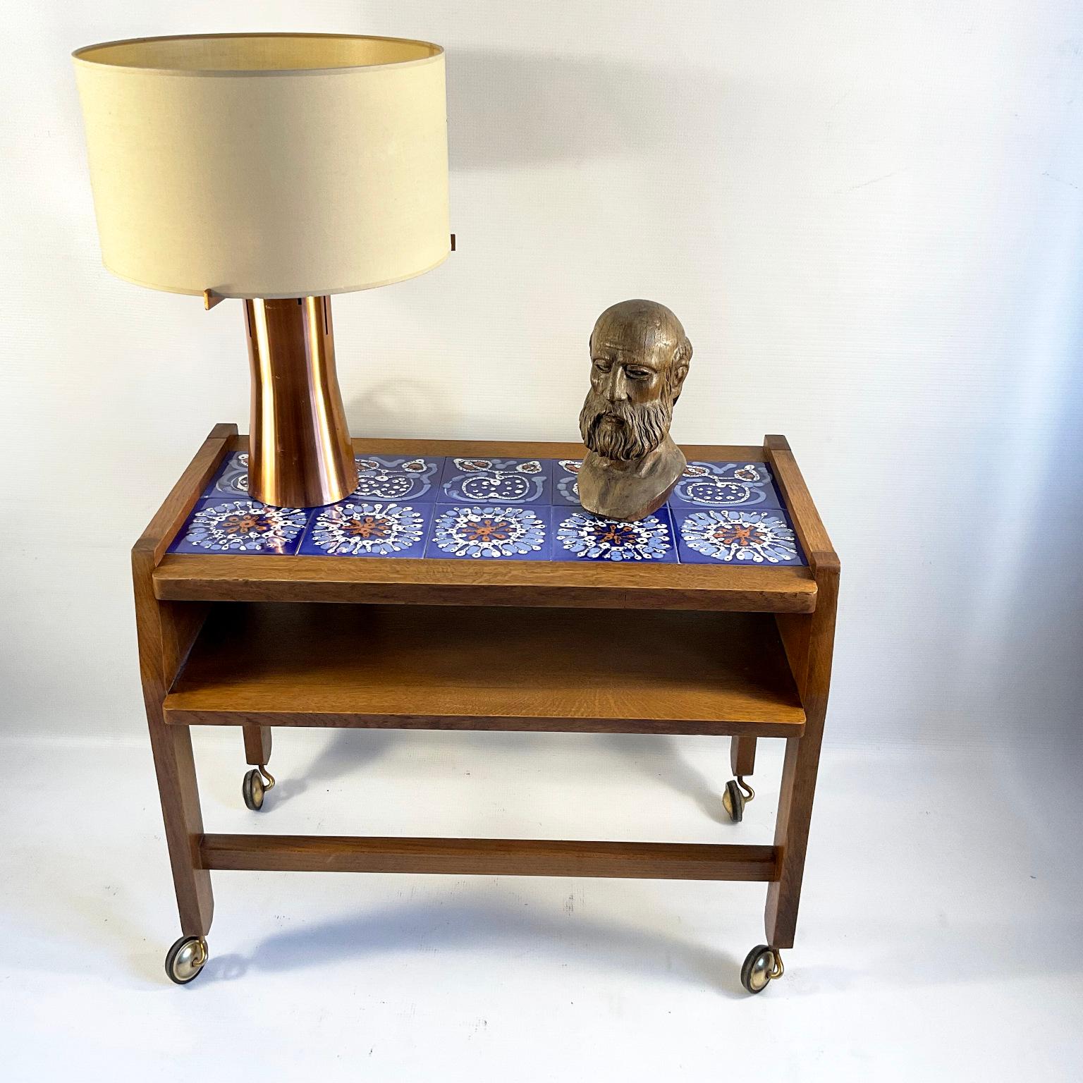 1960s Guillerme et Chambron Oak Side Table with Blue Ceramics Tiles Top For Sale 2